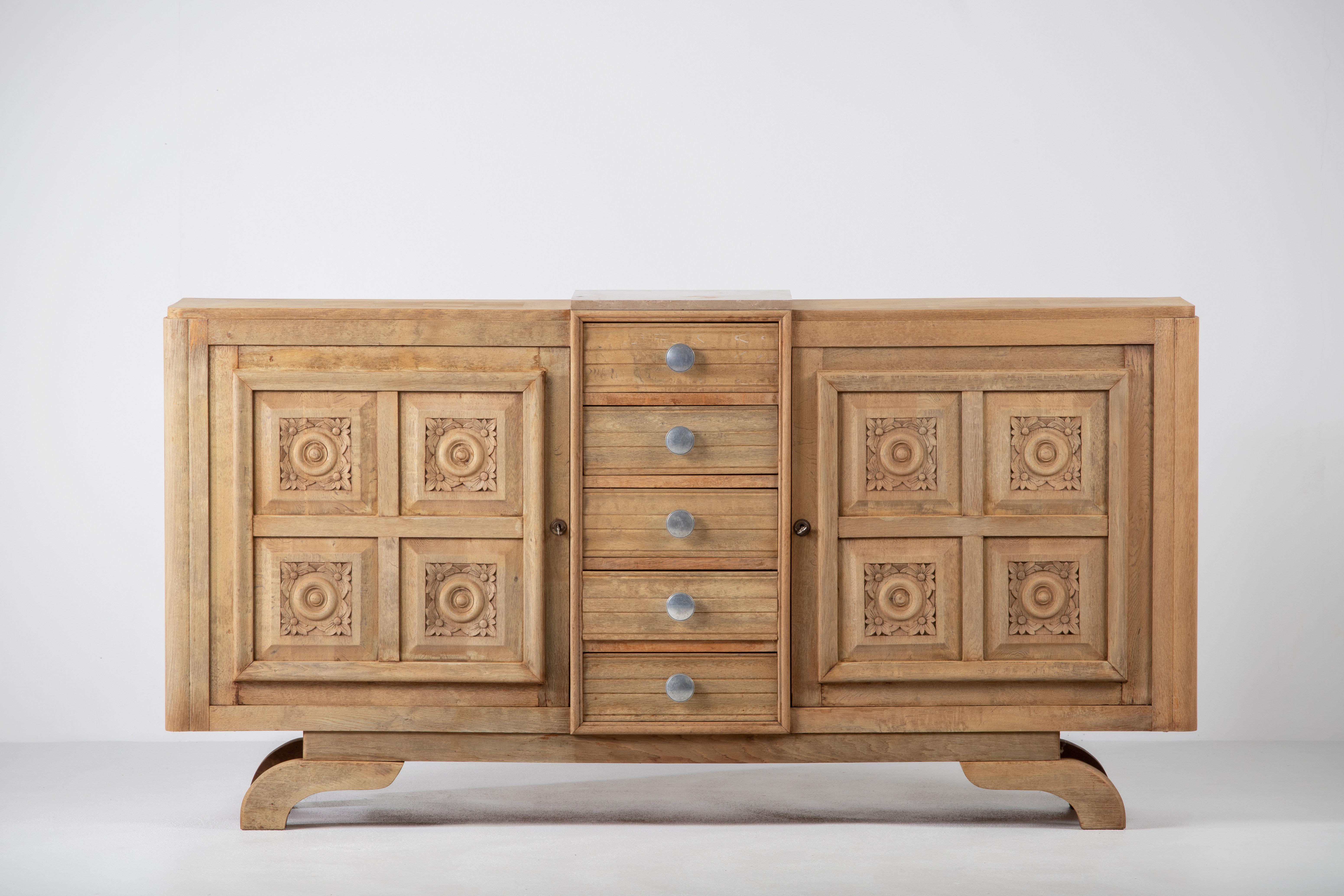 Grande credenza scultorea in rovere francese Art Deco, Francia in vendita 5