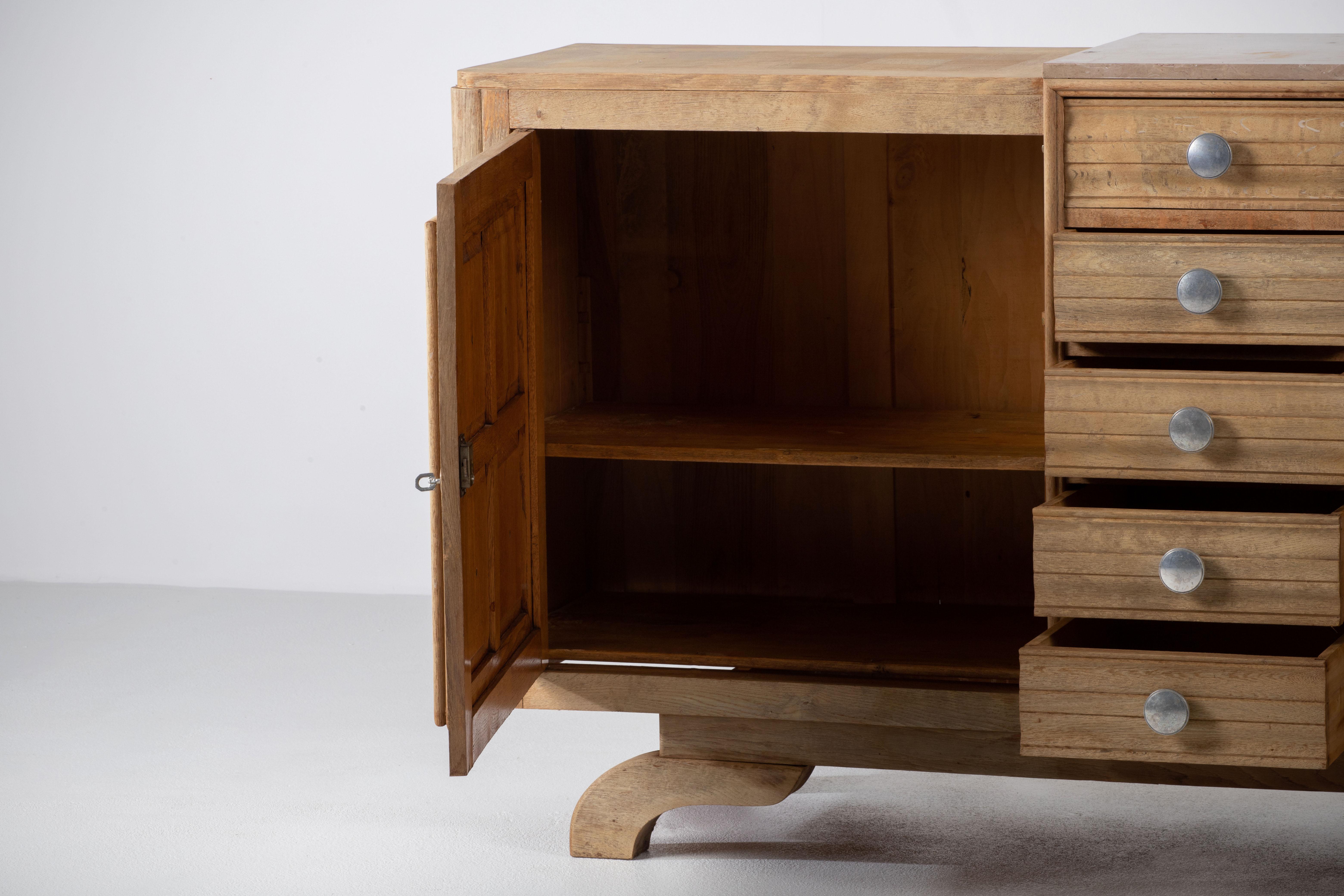 Grande credenza scultorea in rovere francese Art Deco, Francia in vendita 3