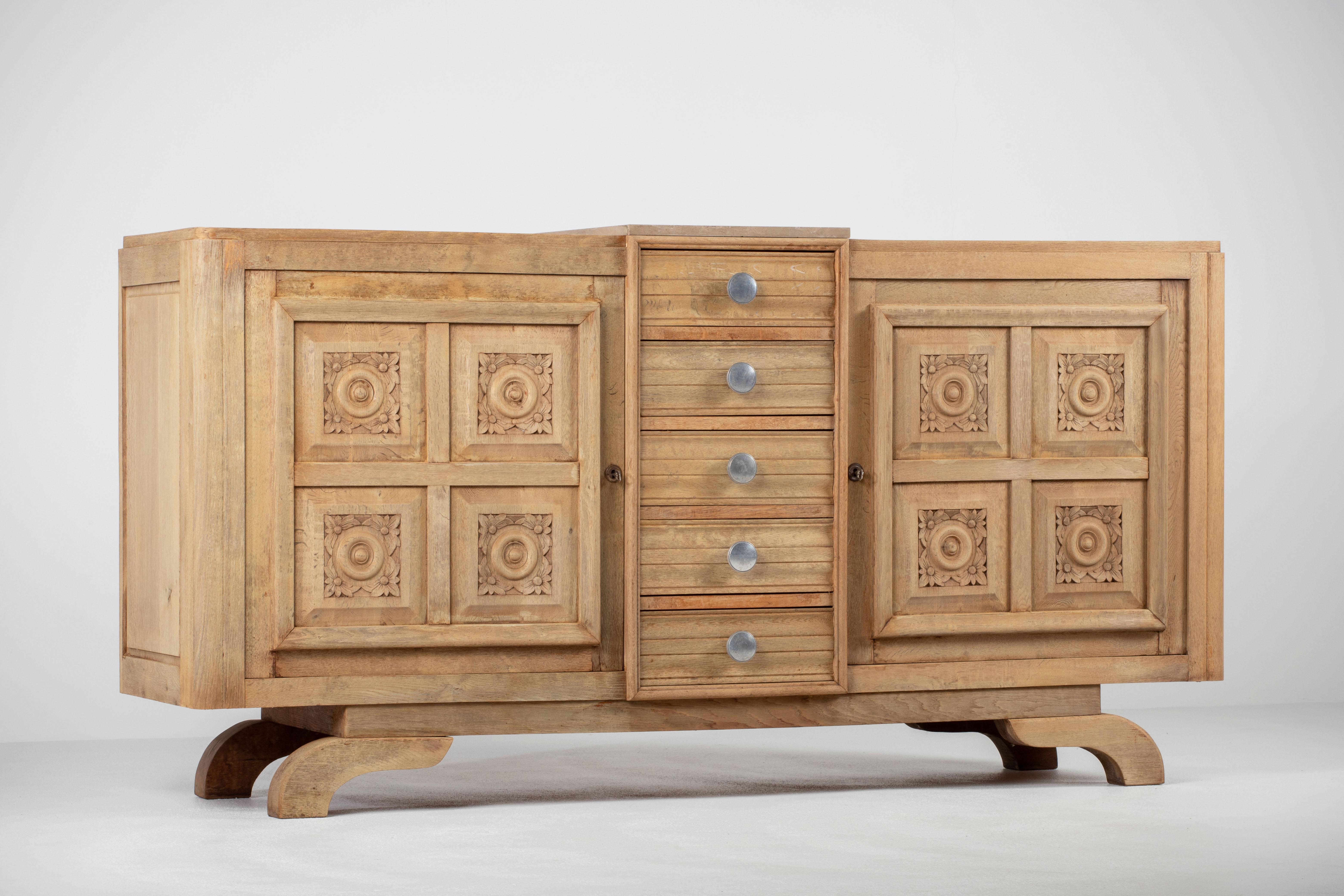 Grande credenza scultorea in rovere francese Art Deco, Francia in vendita 2