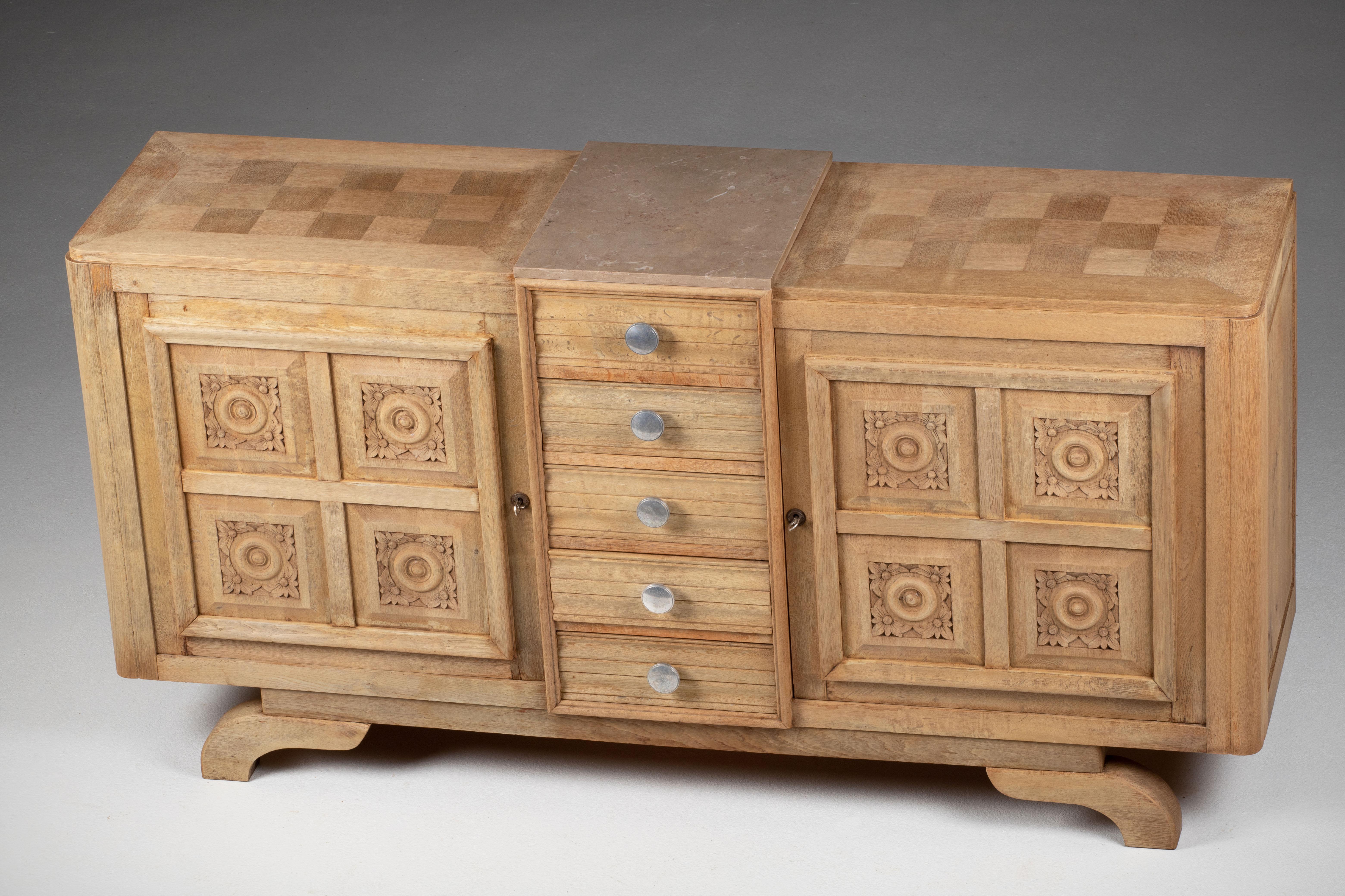Grande credenza scultorea in rovere francese Art Deco, Francia in vendita 8