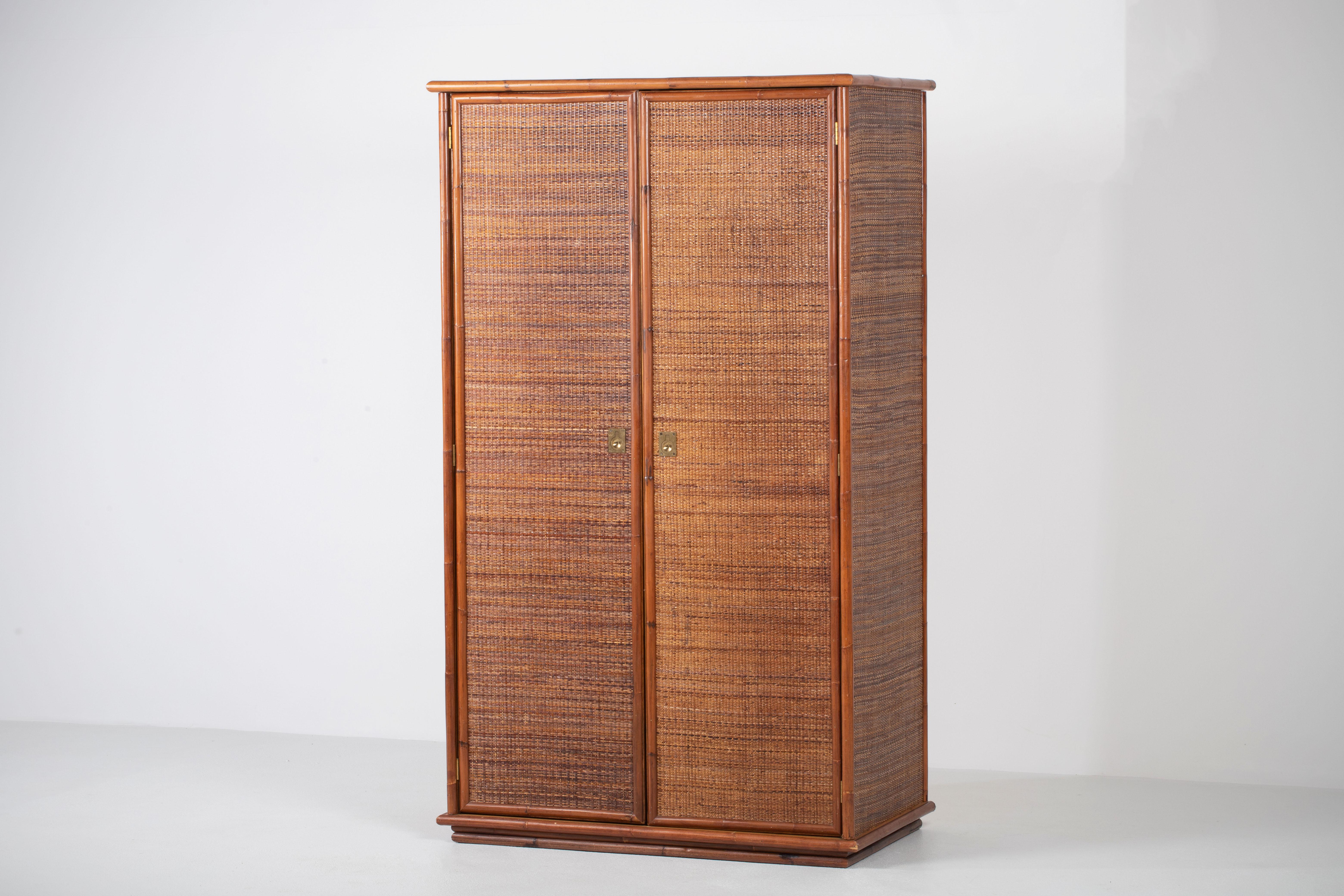 Ottone Armadio in bambù, rattan e ottone di Dal Vera, Italia, anni '70 in vendita