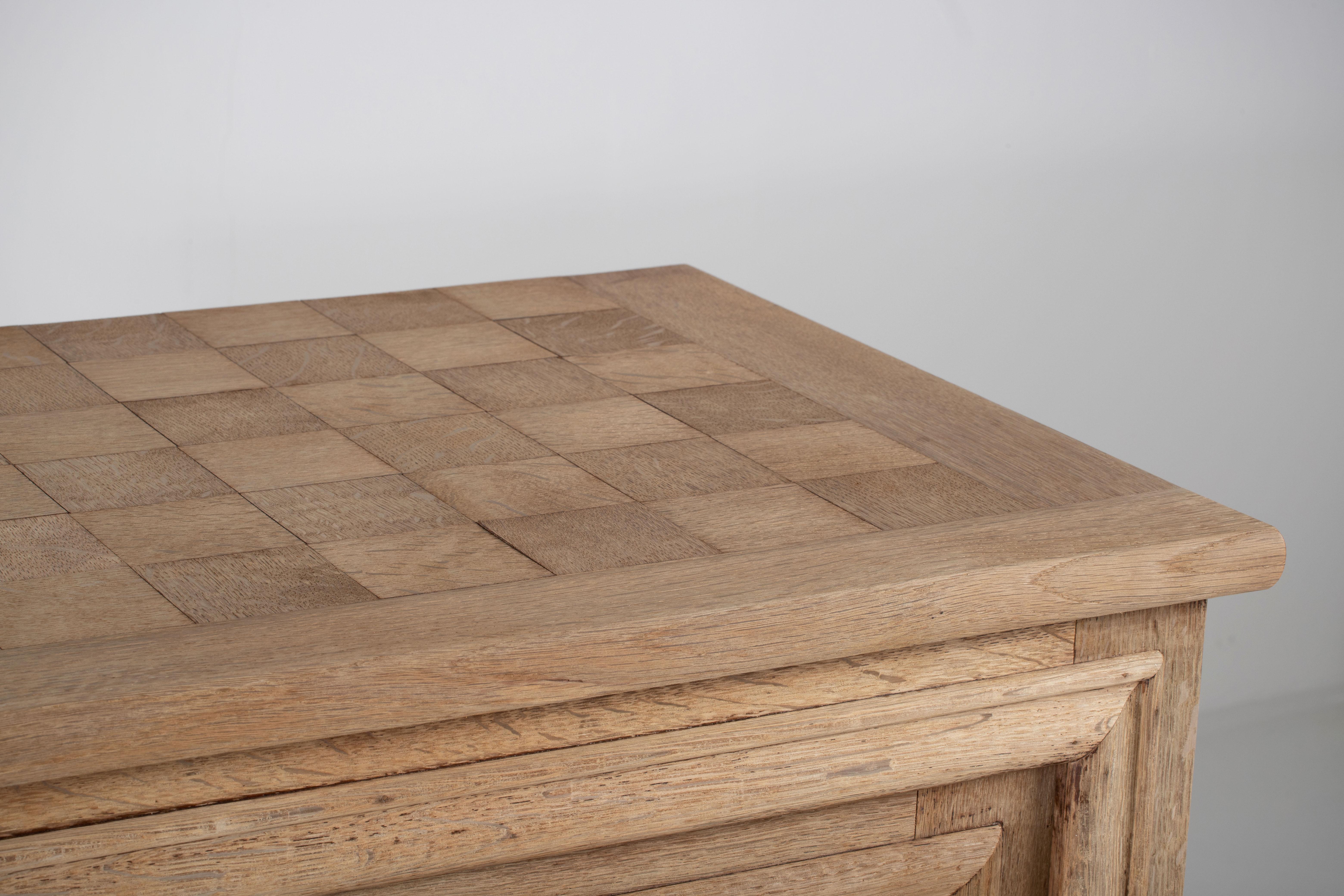 A Composition of Geometric Restraint: French Buffet with Lattice Carvings For Sale 7
