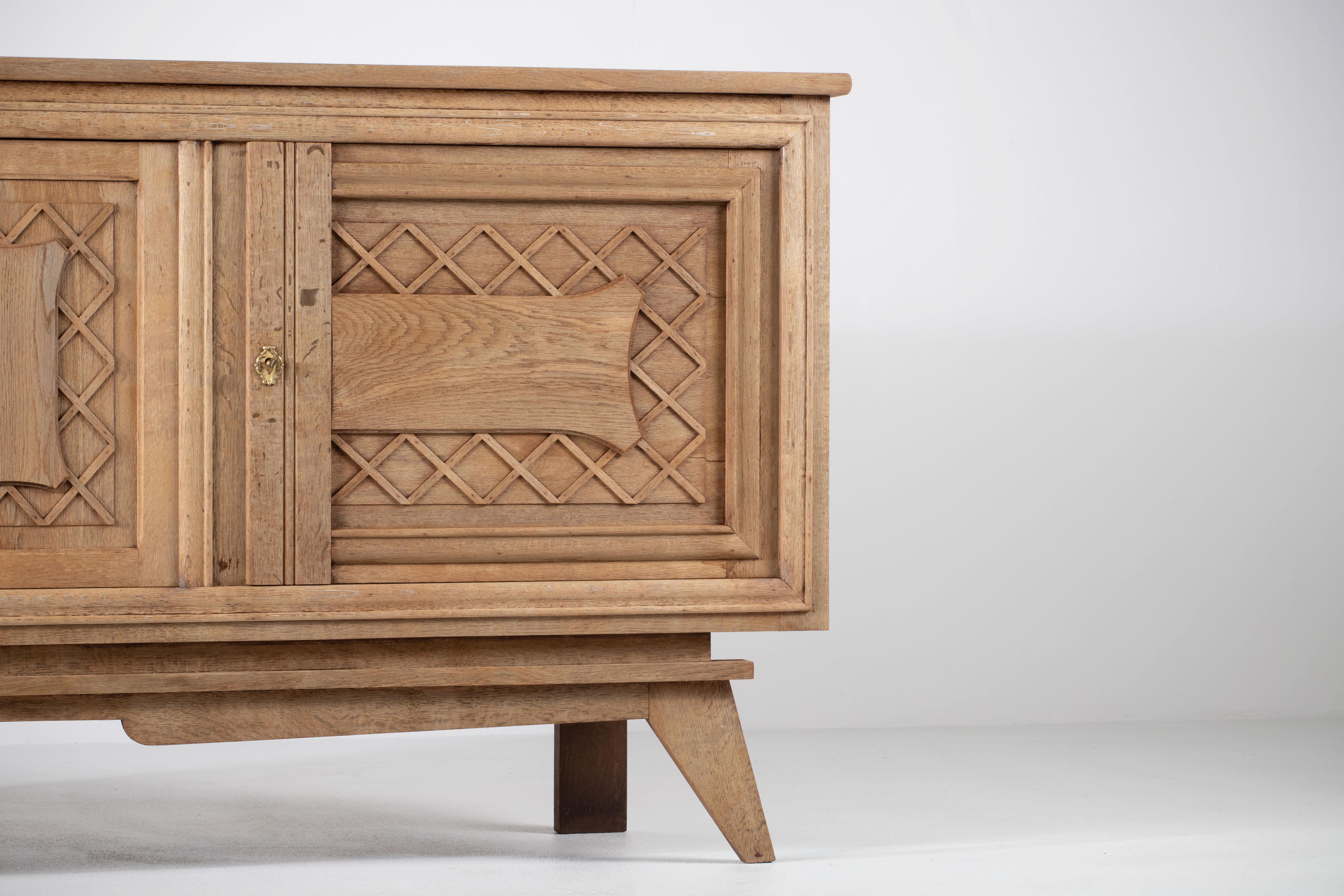 A Composition of Geometric Restraint: French Buffet with Lattice Carvings For Sale 3