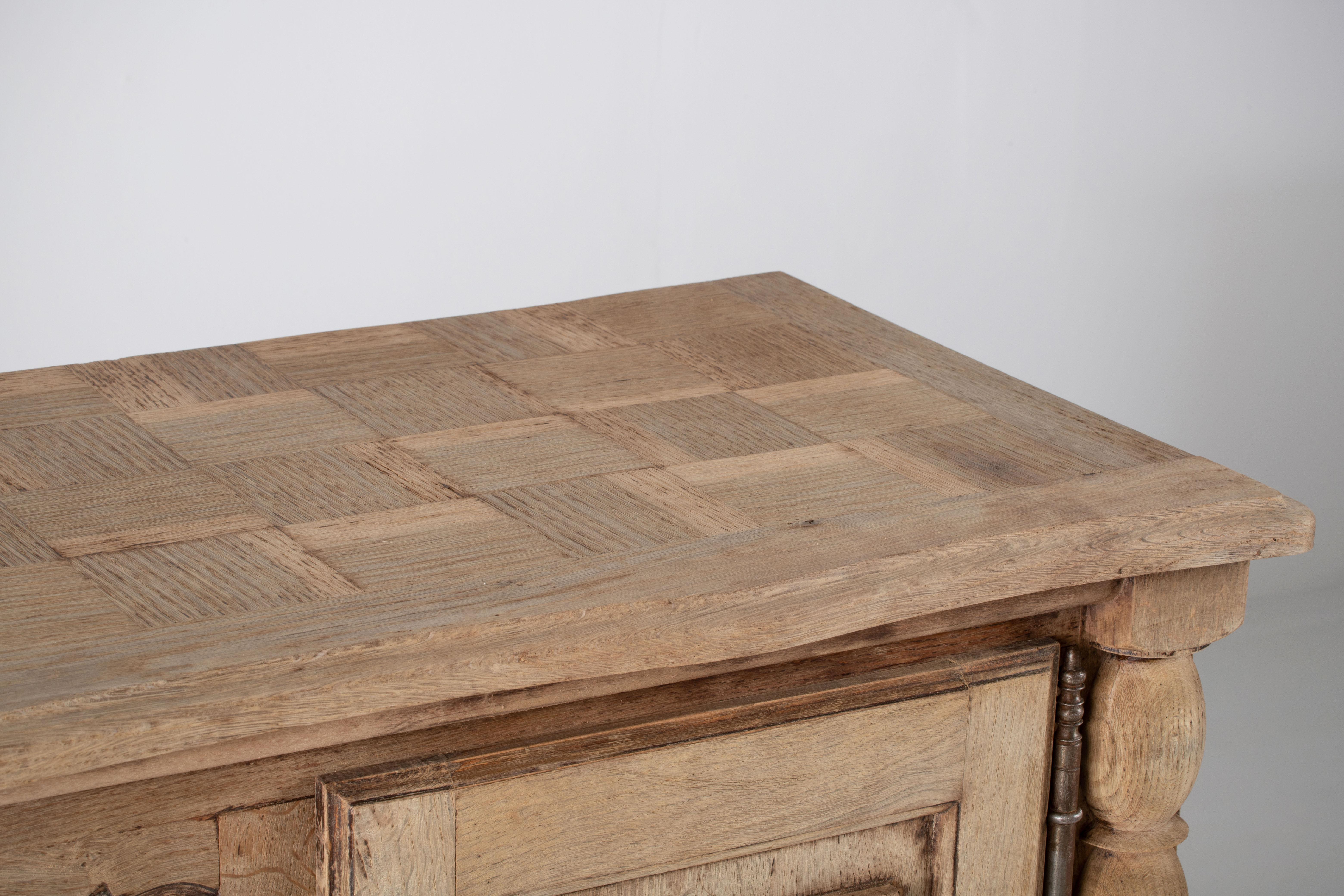 Natürlich  Massive Eichen-Credenza, Frankreich, 1940er Jahre im Angebot 2
