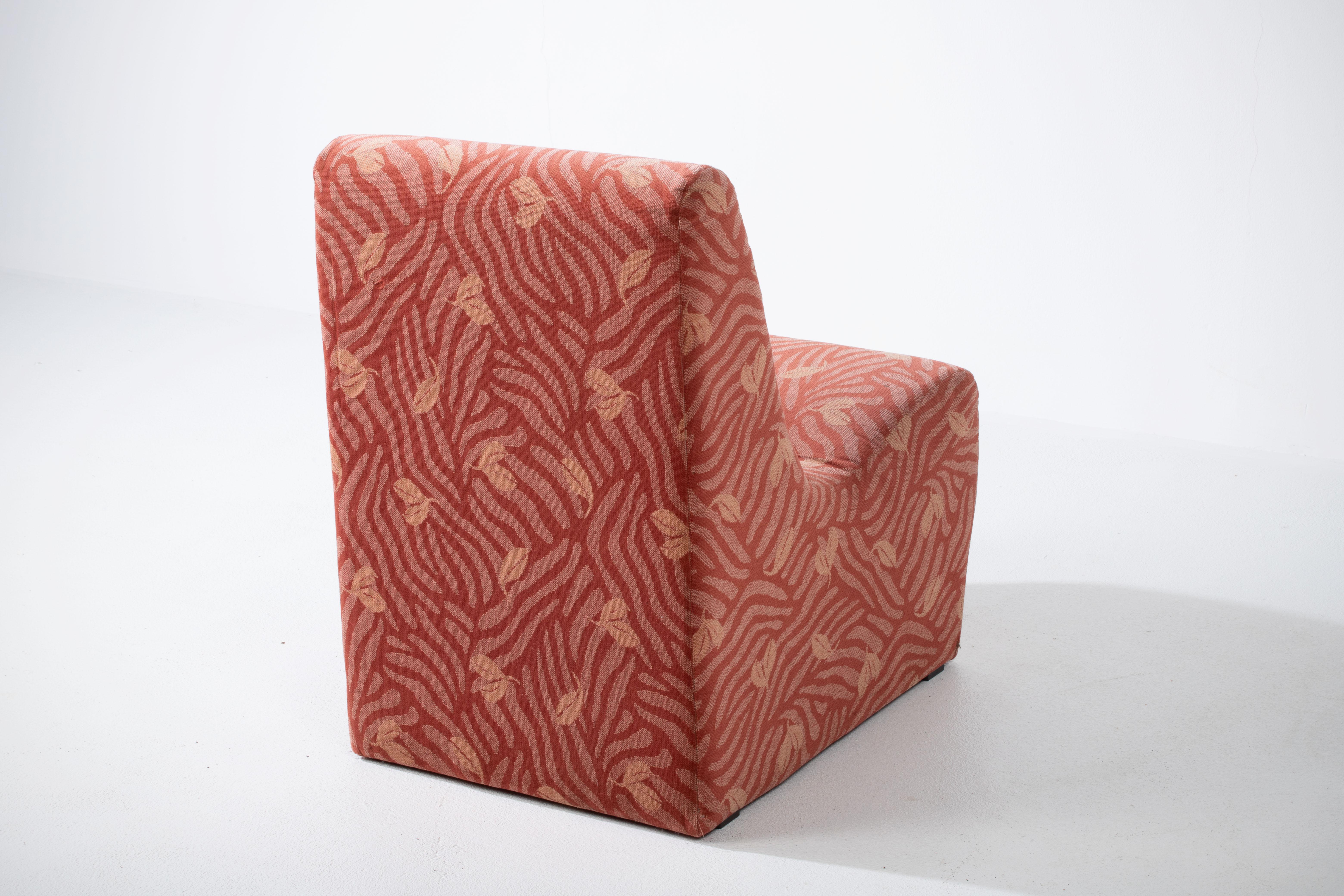 Une composition d'une adaptabilité sculpturale : Canapé modulaire du milieu du siècle, tissu Blush en vente 4