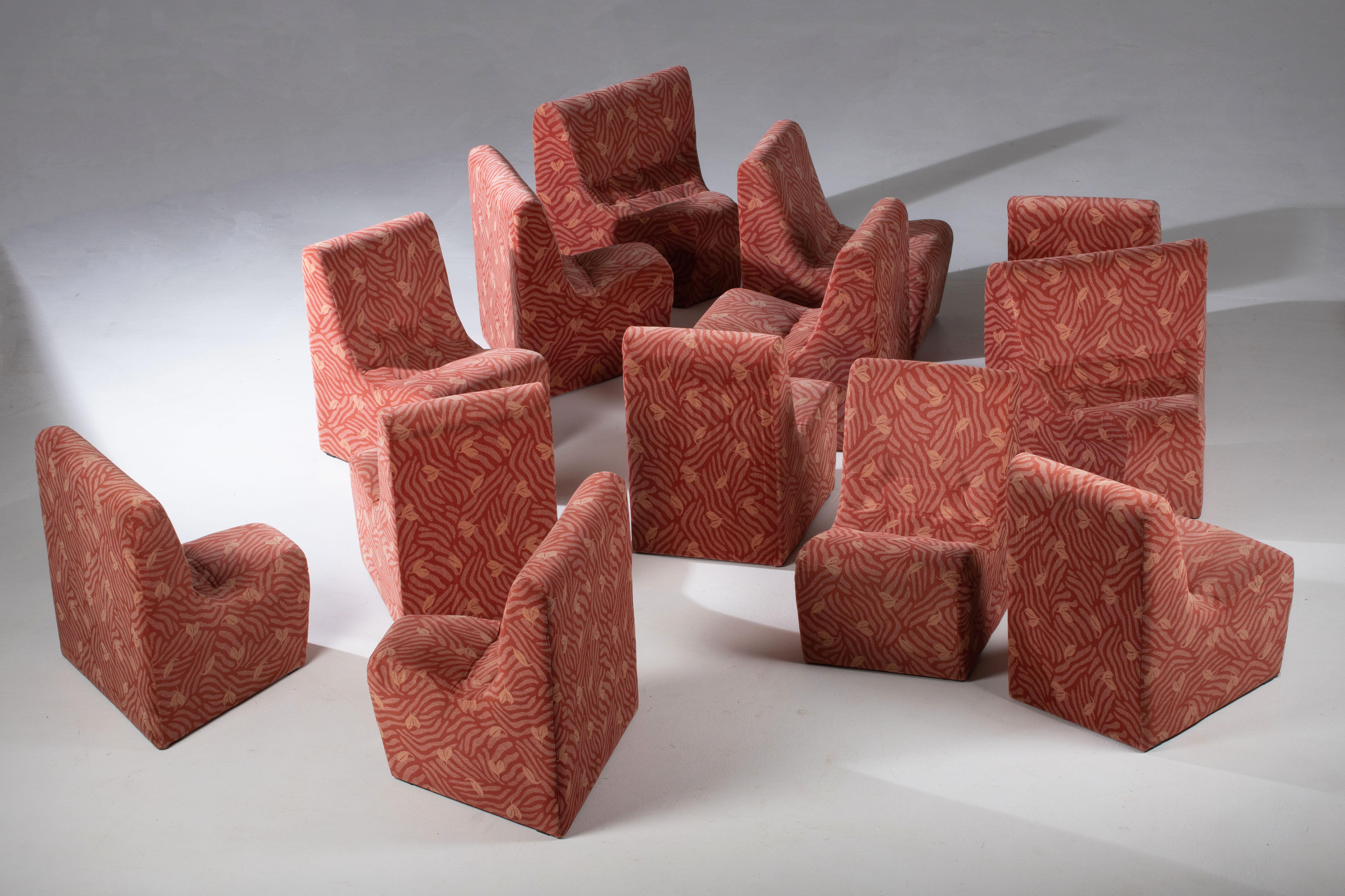 Une composition d'une adaptabilité sculpturale : Canapé modulaire du milieu du siècle, tissu Blush en vente 8