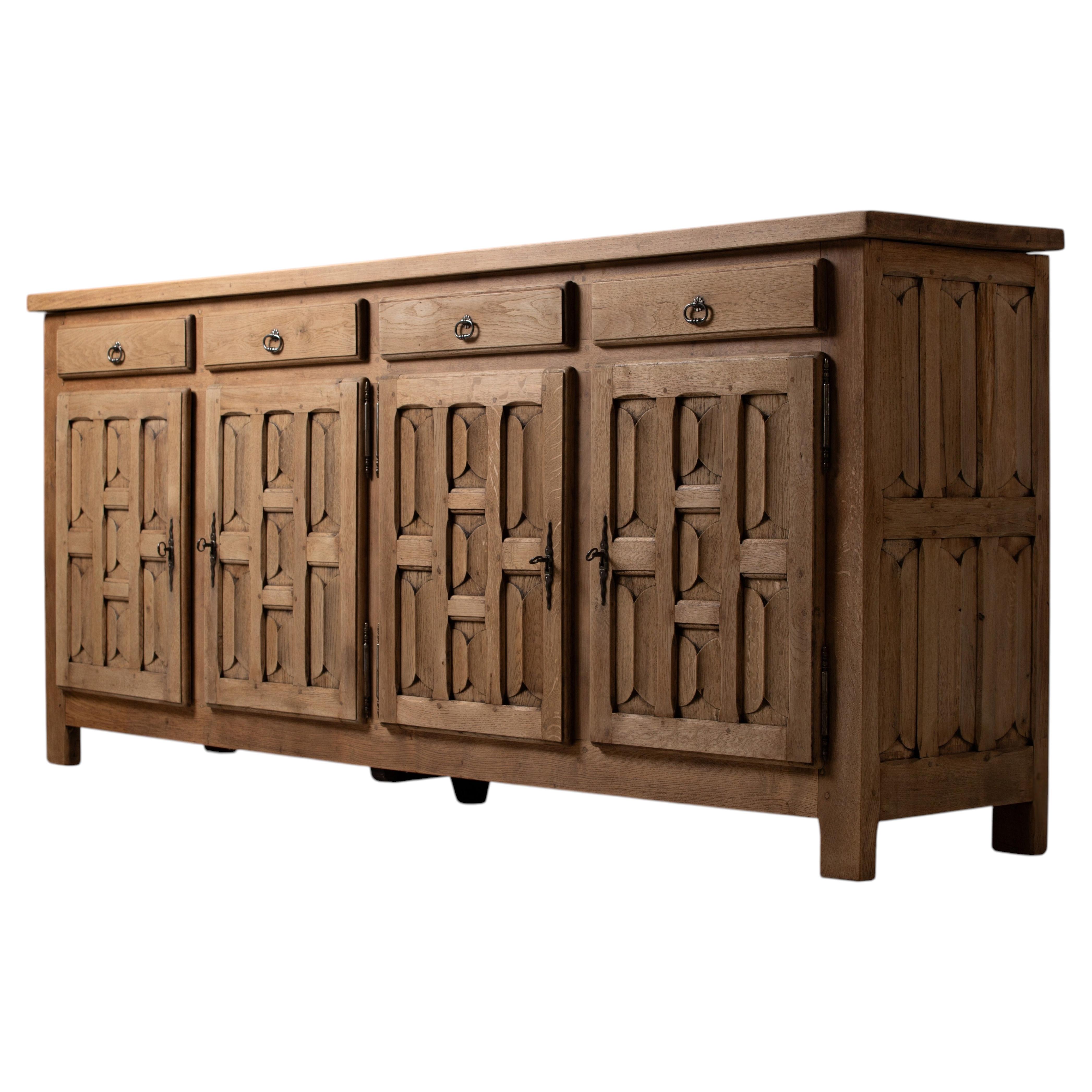 Grand buffet sculpté à la main, chêne, Espagne, années 1940