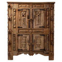Brutalistischer Schrank aus geschnitztem Eichenholz, Spanien, 1890er Jahre
