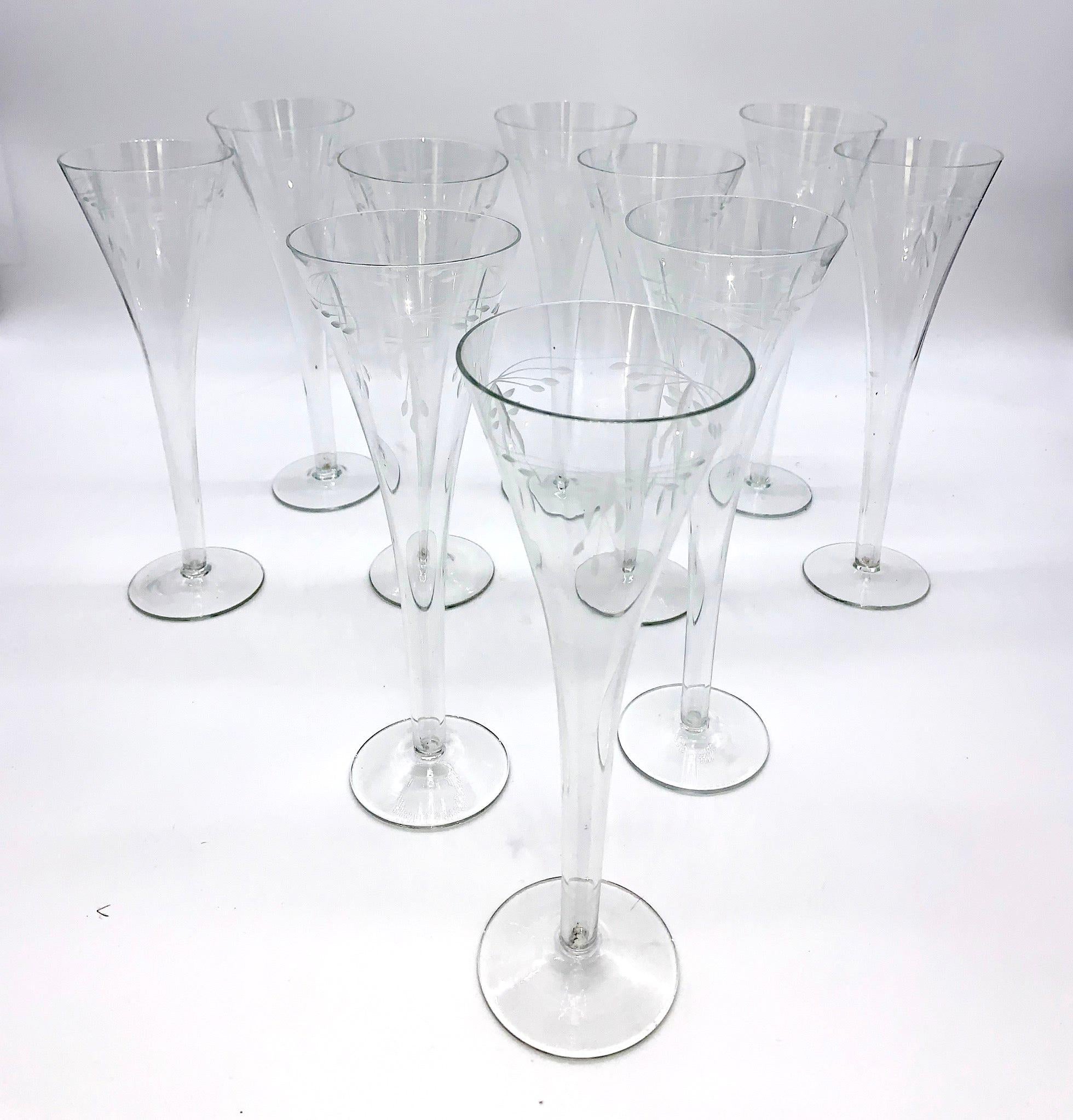 1900-1920 Art Nouveau Crystal Glasses Hand Blown with Engraved Flowers For Sale 1