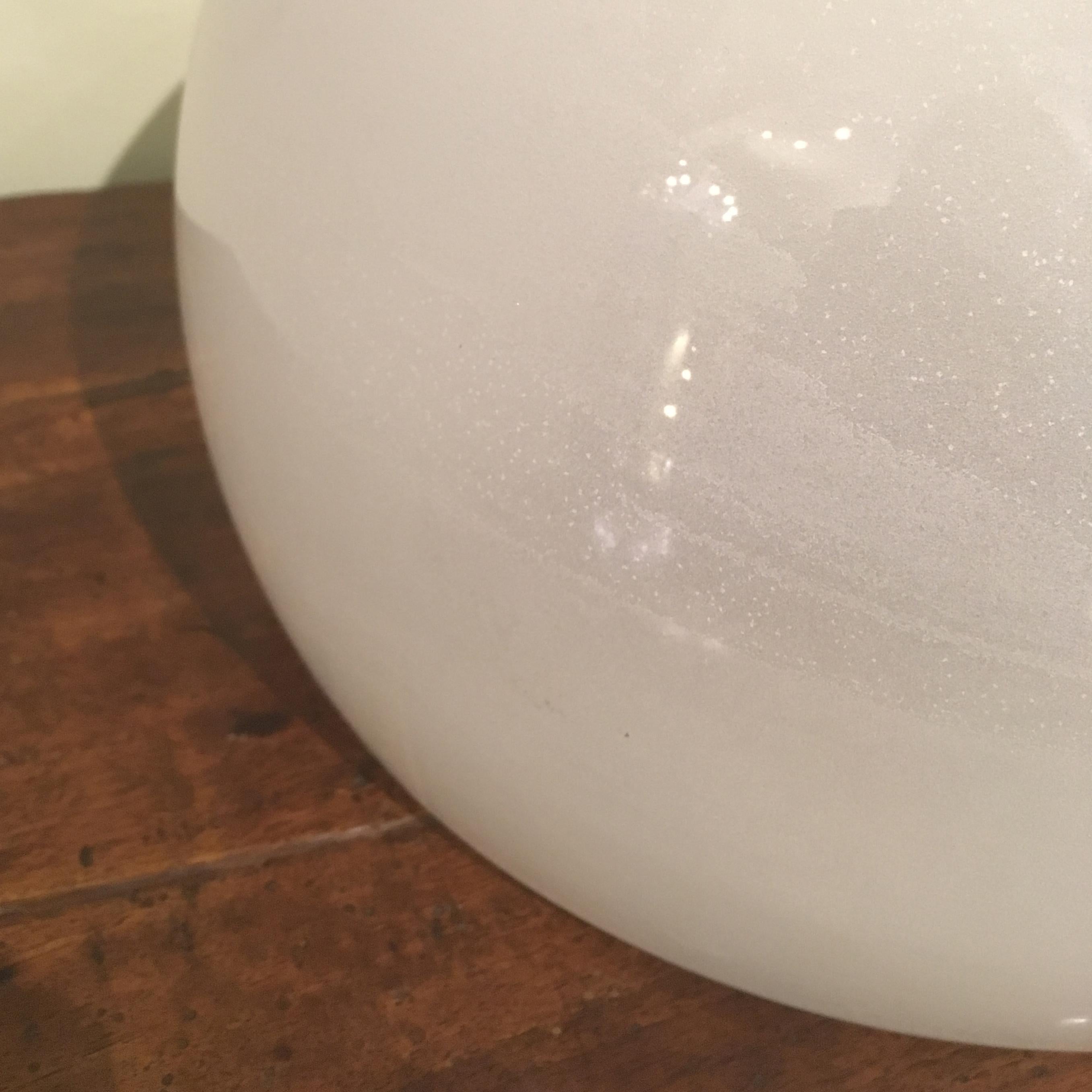 Opaline Glass Mid-20th Century Italian Design White Opal Murano Glass Table Lamp For Sale