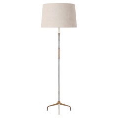 Elegante lampada da terra a treppiede estensibile della metà del XX secolo