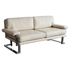 Divano a due posti vintage Pieff Mandarin in pelle color crema, stile Mid-Century, di Tim Bates, anni '70