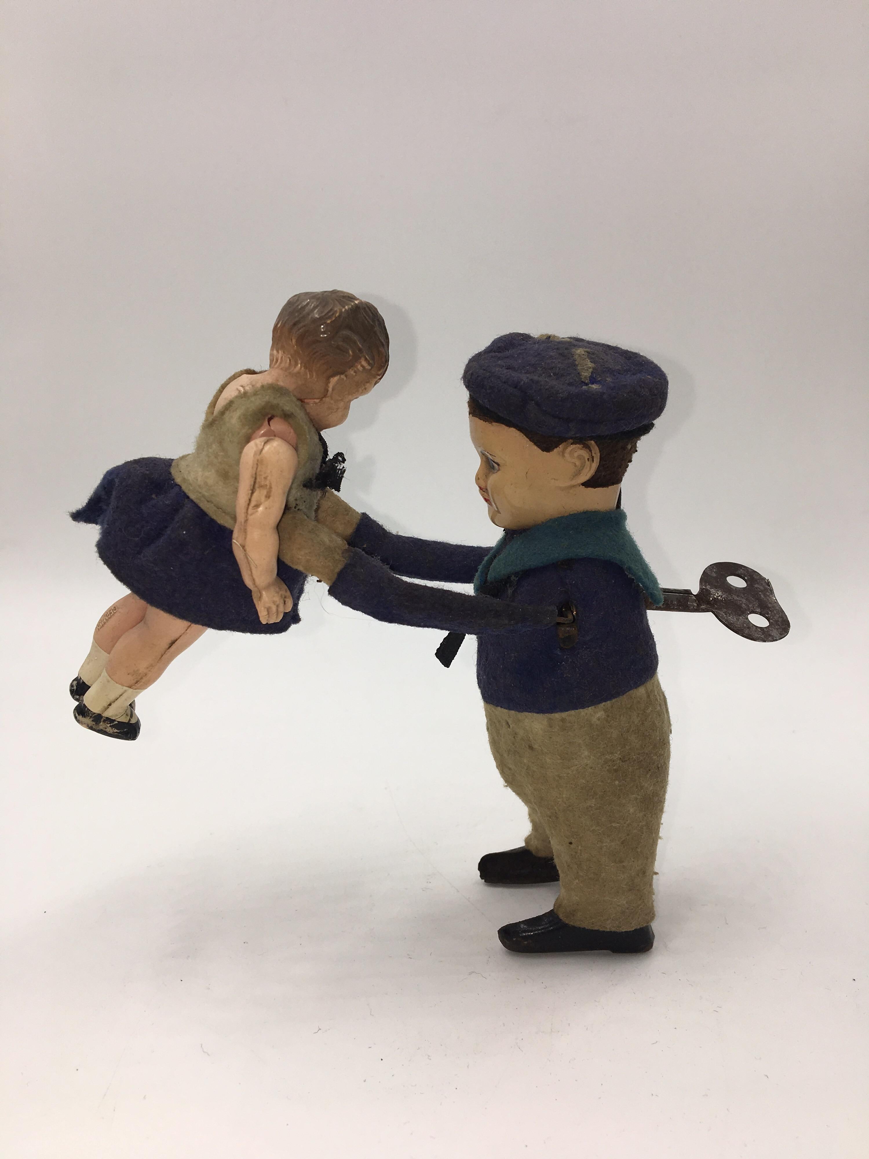 Vintage Schuco Wind Up Toy, Dancing German Couple, circa 1930 In Good Condition For Sale In Lugano, Ticino