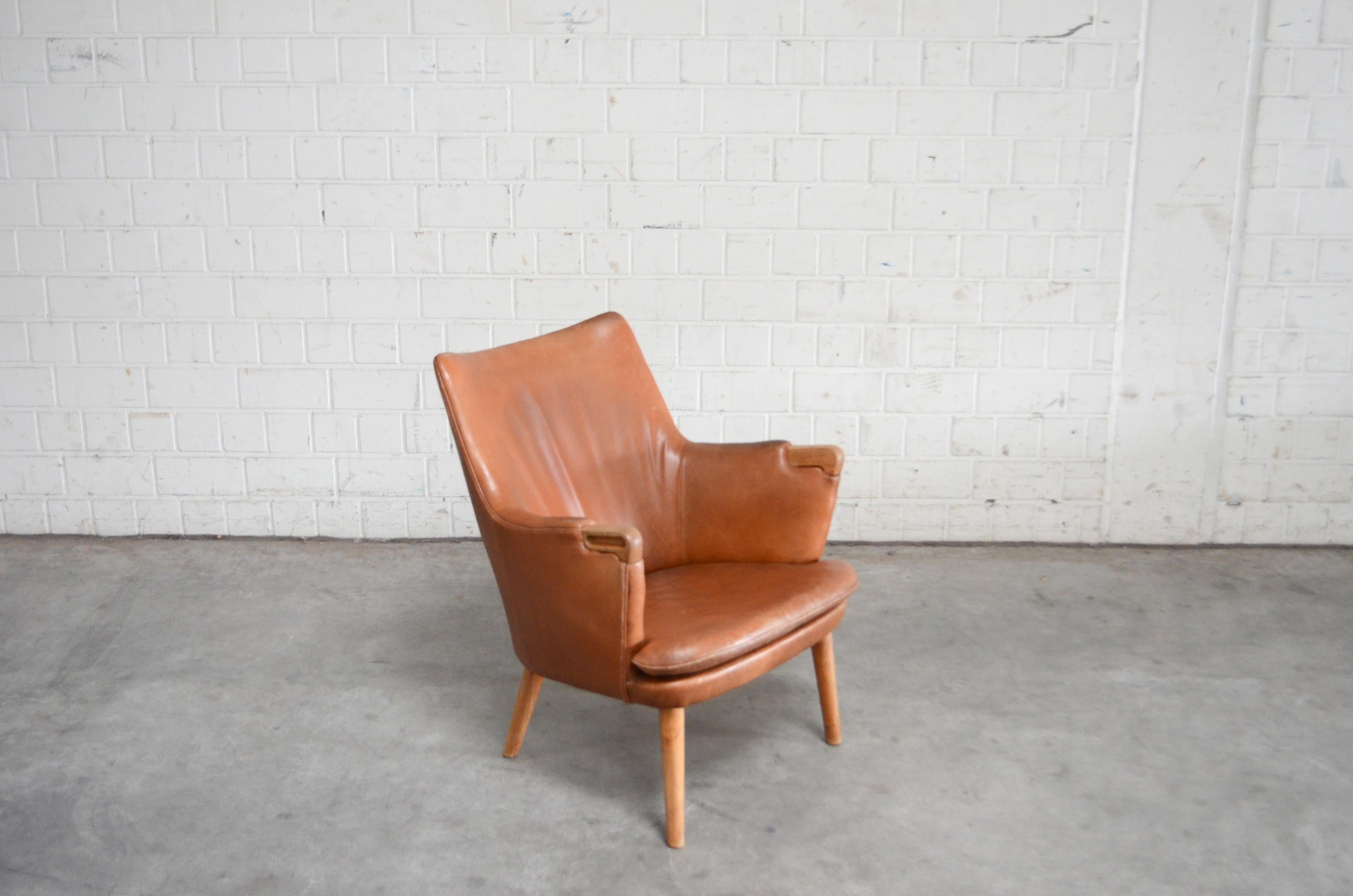 Mid-Century Modern Hans Wegner Cognac Leather Mini Bear Chair Lounge AP 20 for AP Stolen
