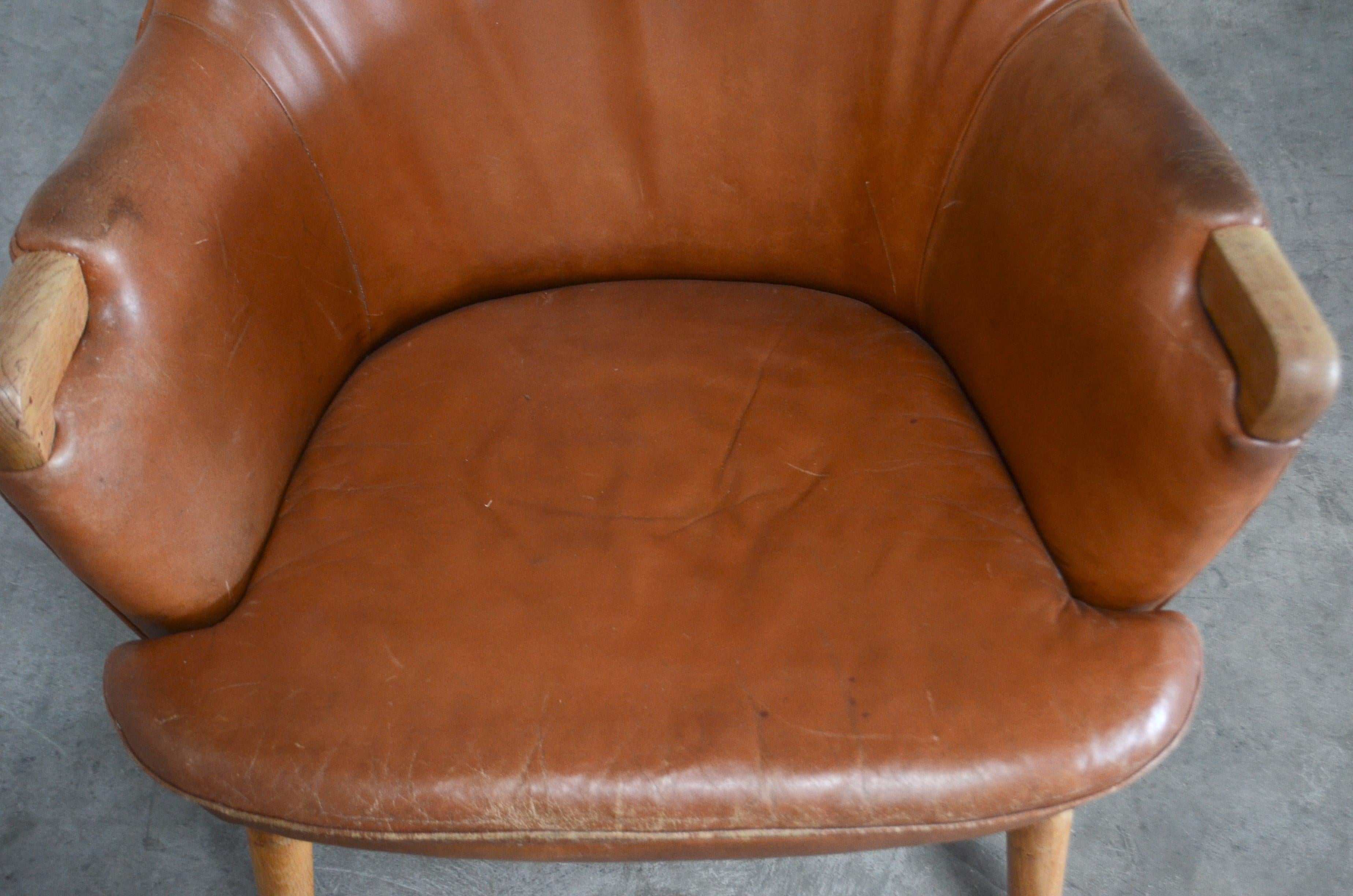 20th Century Hans Wegner Cognac Leather Mini Bear Chair Lounge AP 20 for AP Stolen