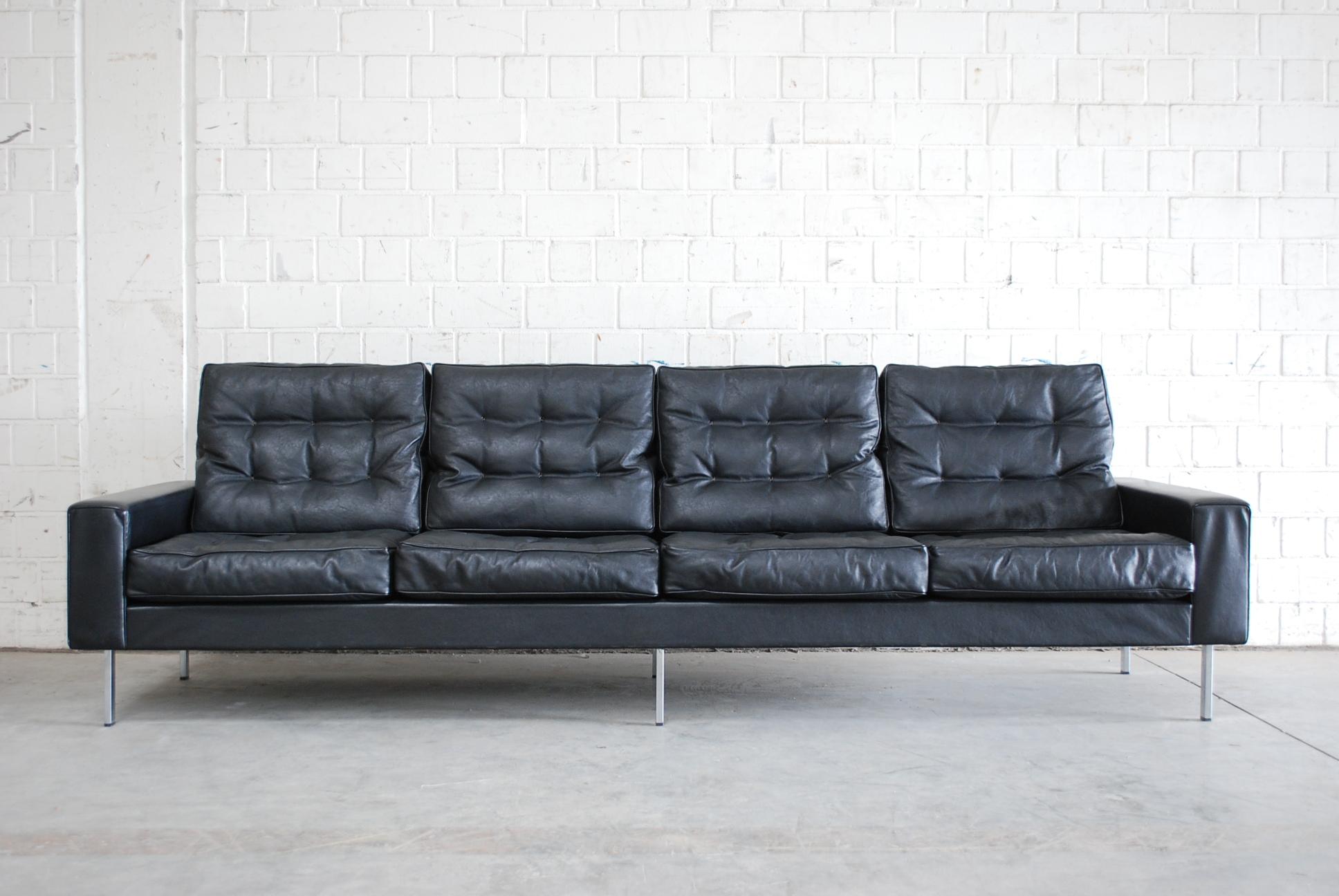 This 4-seat leather sofa is from 1967. In black leather and down filings.
One of the earlier designs of De Sede.
We also had 2 armchairs that would fit well to this sofa.