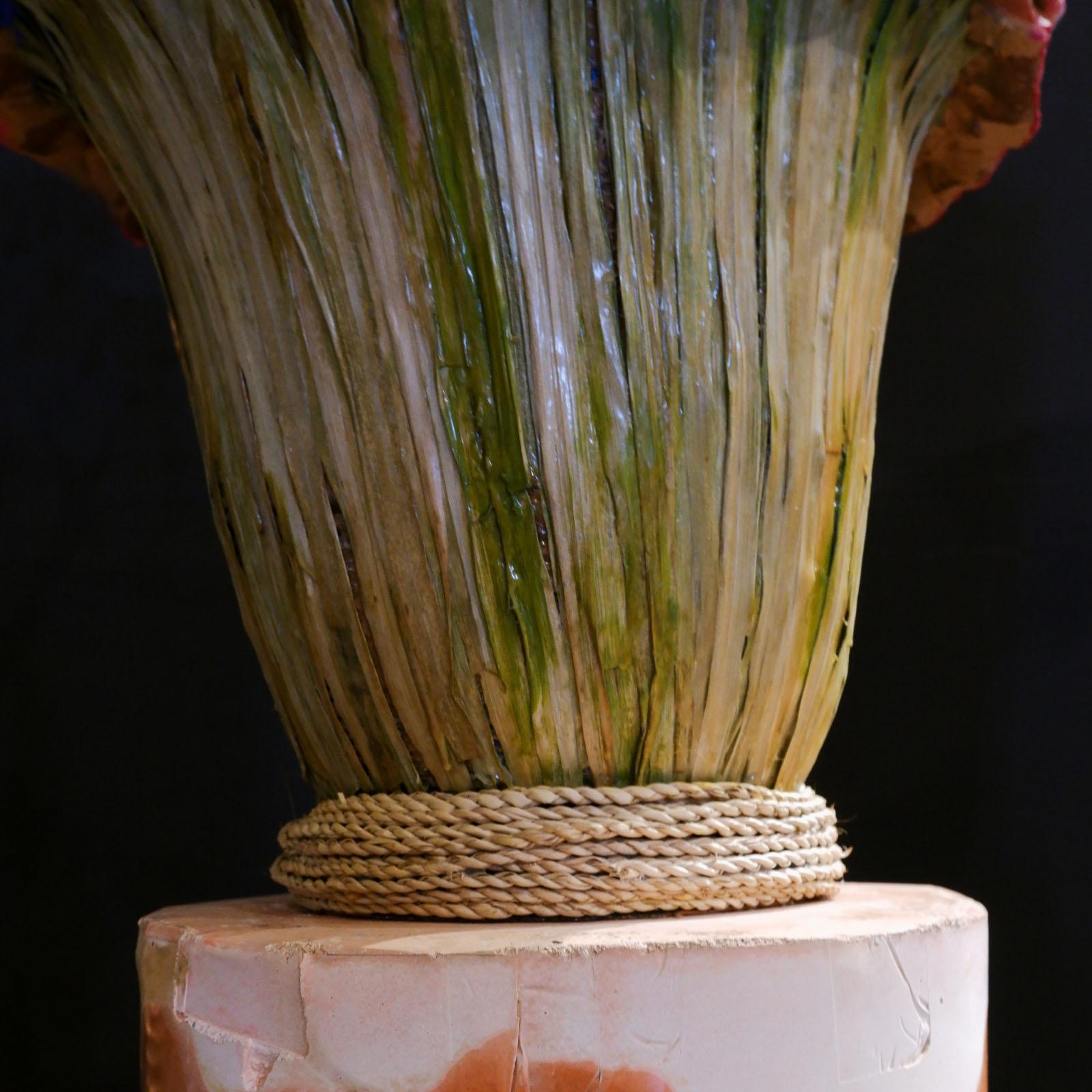 XXI secolo e contemporaneo Scultura a mano contemporanea in terracotta a forma di fiore di Manu Crotti in vendita