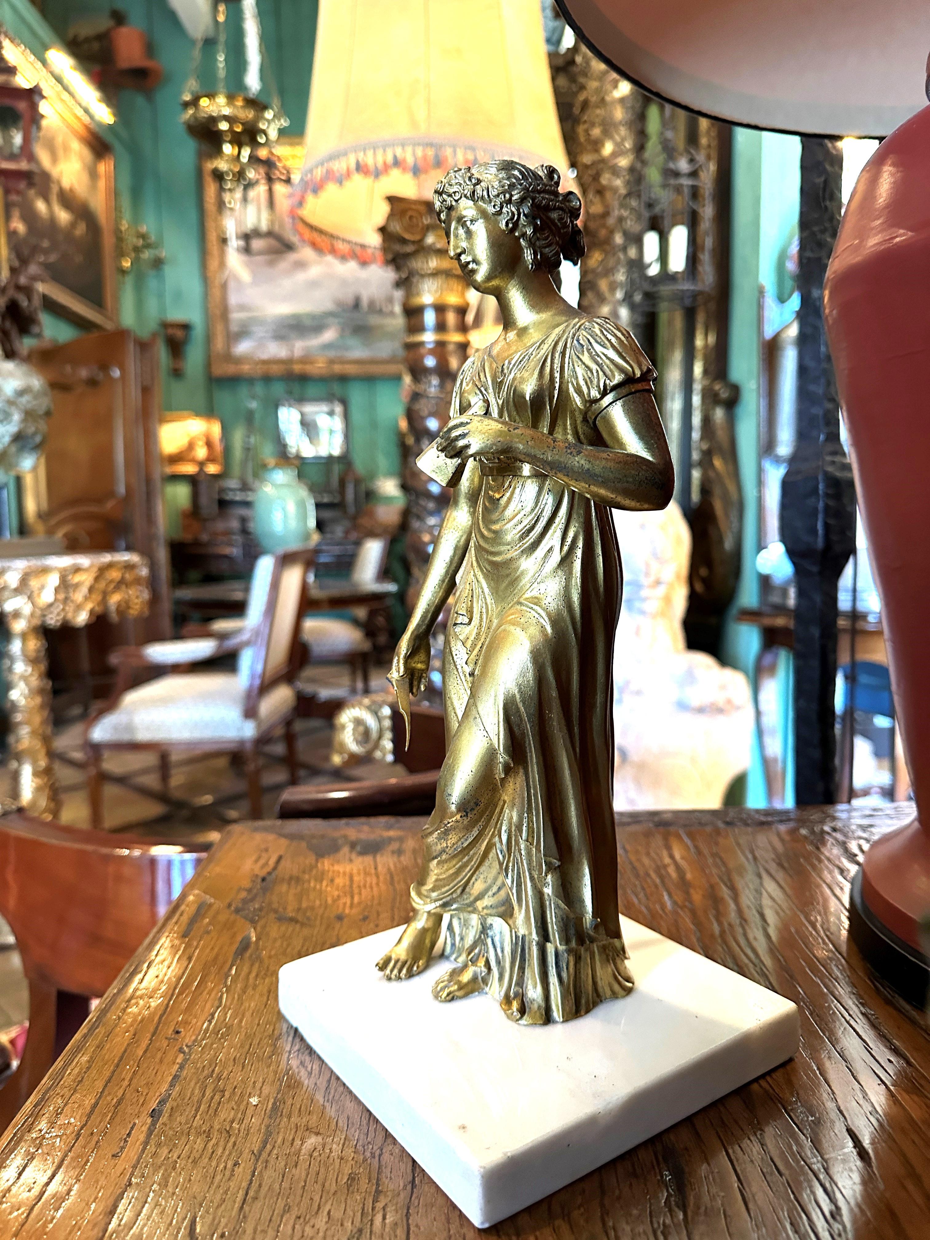 Coppia di figure femminili in bronzo dorato francese del XIX secolo Science & Art Decor In condizioni discrete in vendita a West Hollywood, CA
