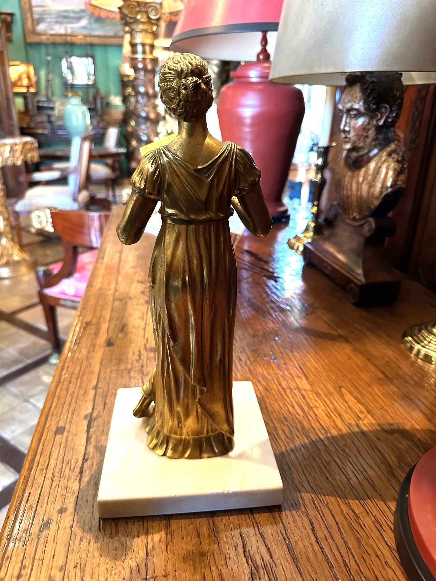 Coppia di figure femminili in bronzo dorato francese del XIX secolo Science & Art Decor in vendita 5