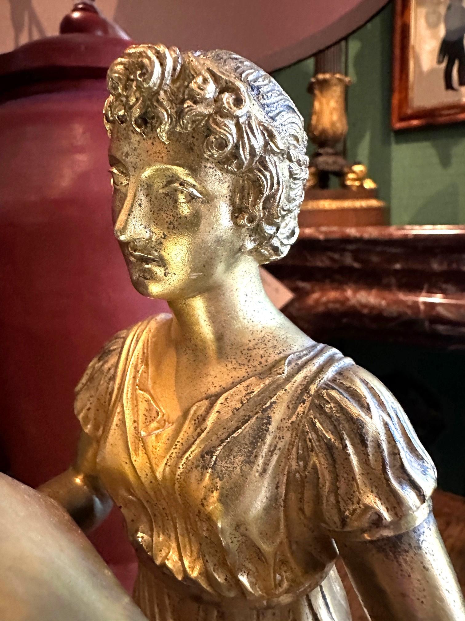 Coppia di figure femminili in bronzo dorato francese del XIX secolo Science & Art Decor in vendita 7