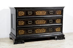 17th Century, Venetian Black-Lacquered Canterano Chest of Drawers
