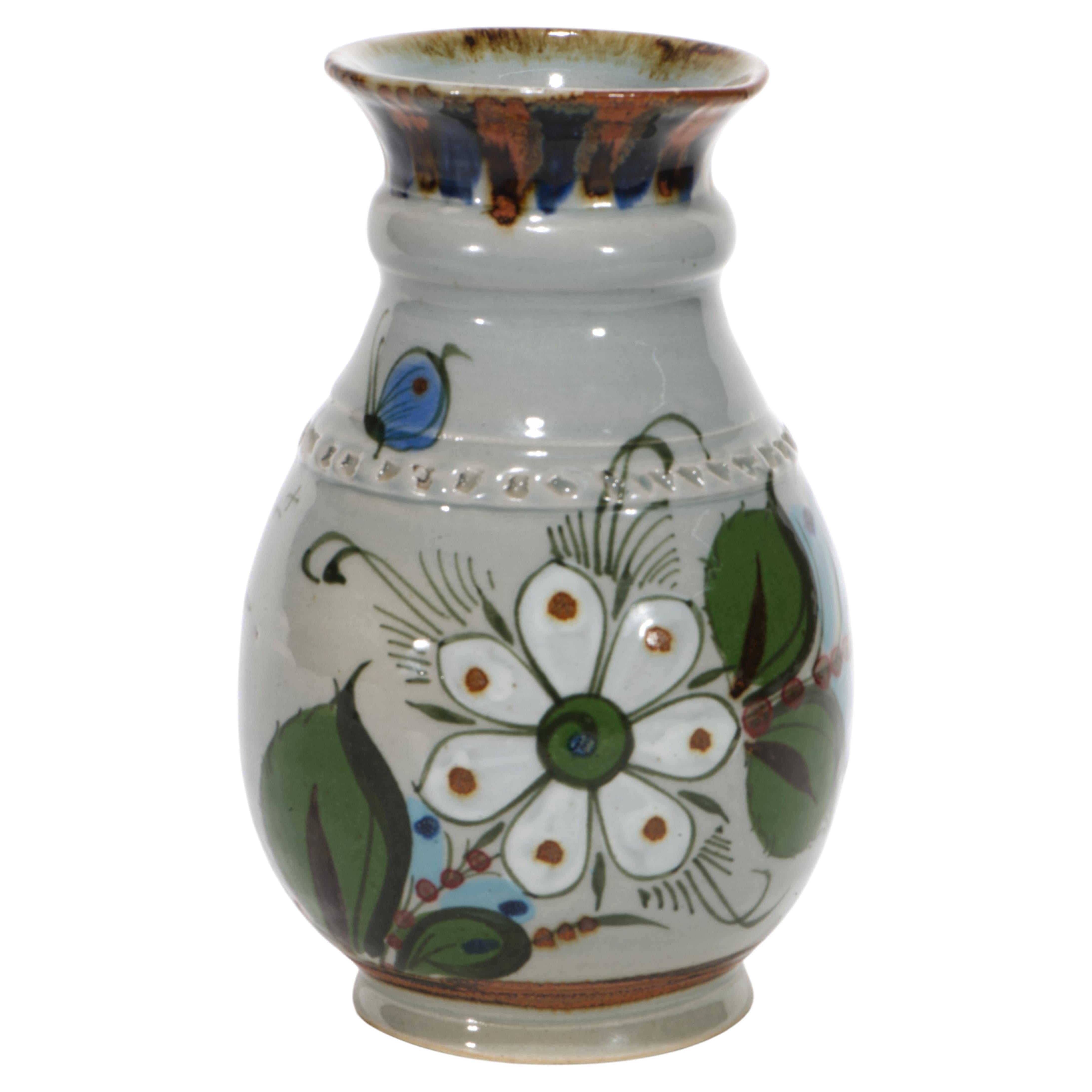 How do I identify Tonalá pottery?
