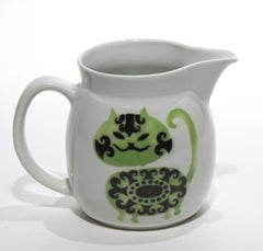Brocca a forma di gatto “Kissa” in ceramica di Raija Uosikkinen per Arabia Finlandia, anni ’60