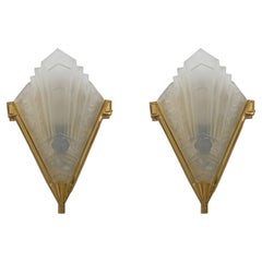 Coppia di lampade Art Deco in vetro pressato e ottone, Francia, anni 
30