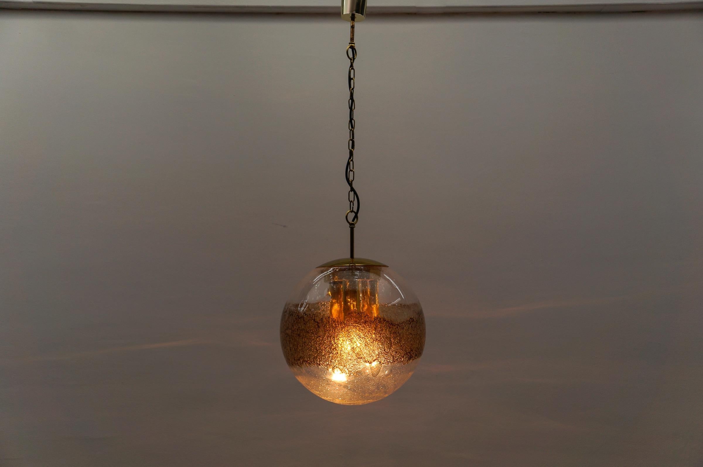 Tedesco Graziosa lampada a sospensione a sfera in vetro di Murano - Germania anni '60 in vendita