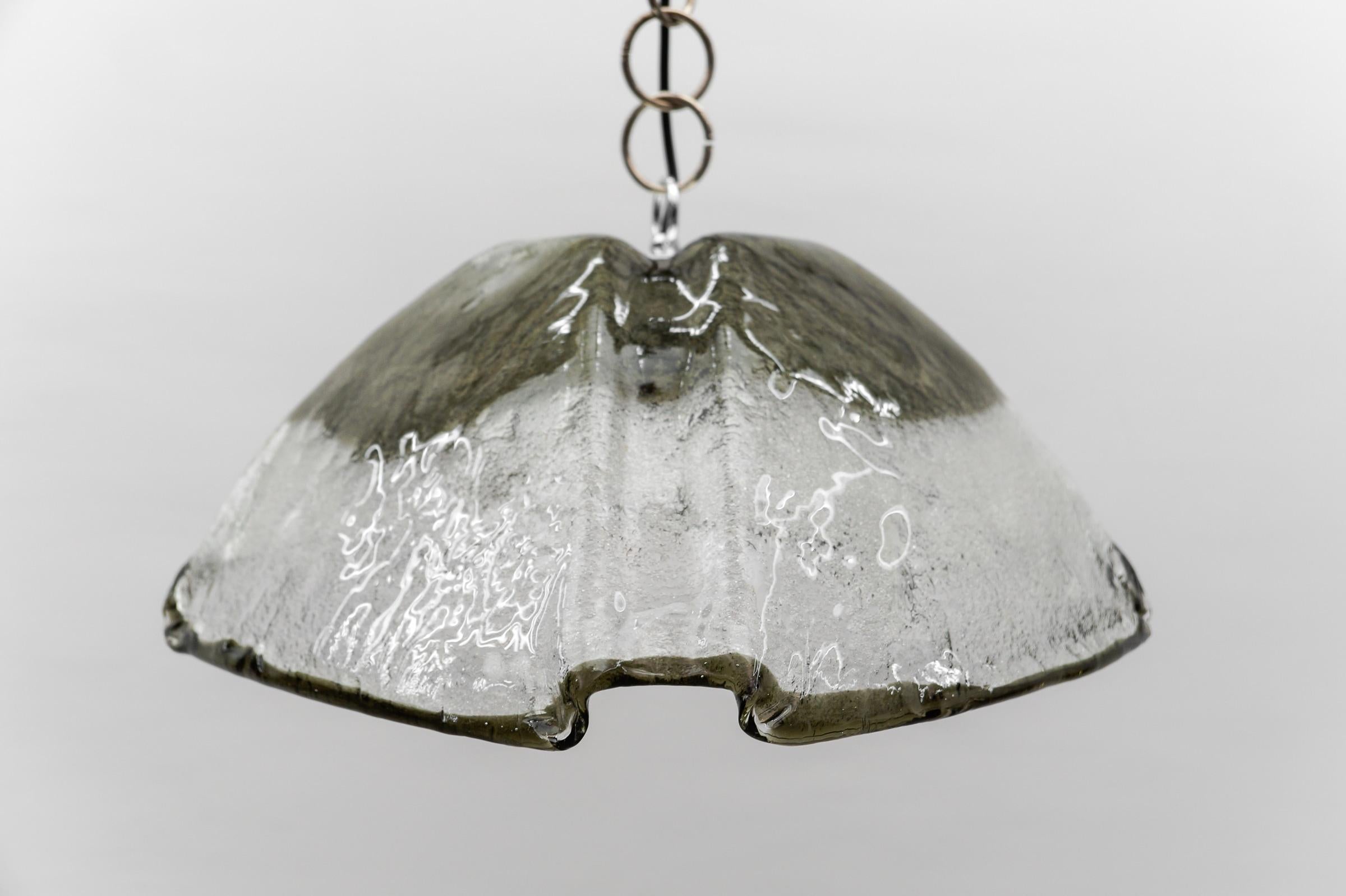 Lampada a sospensione Carlo Nason Mazzega per J.AT&T. Kalmar in vetro di Murano, anni '70 in vendita 1