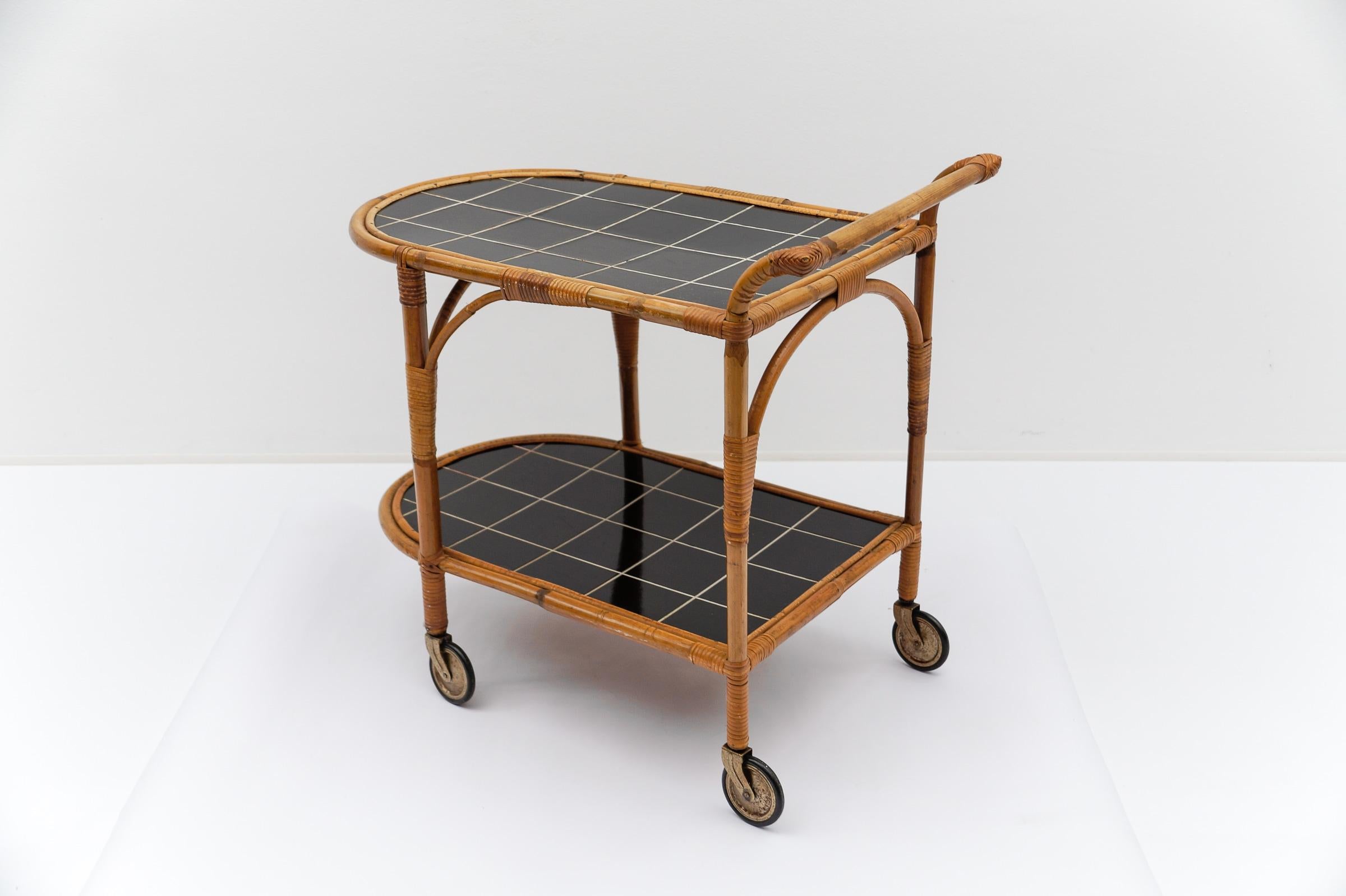 Bamboo and Rattan Bar Cart Serving Trolley, 1950s Italy For Sale 1