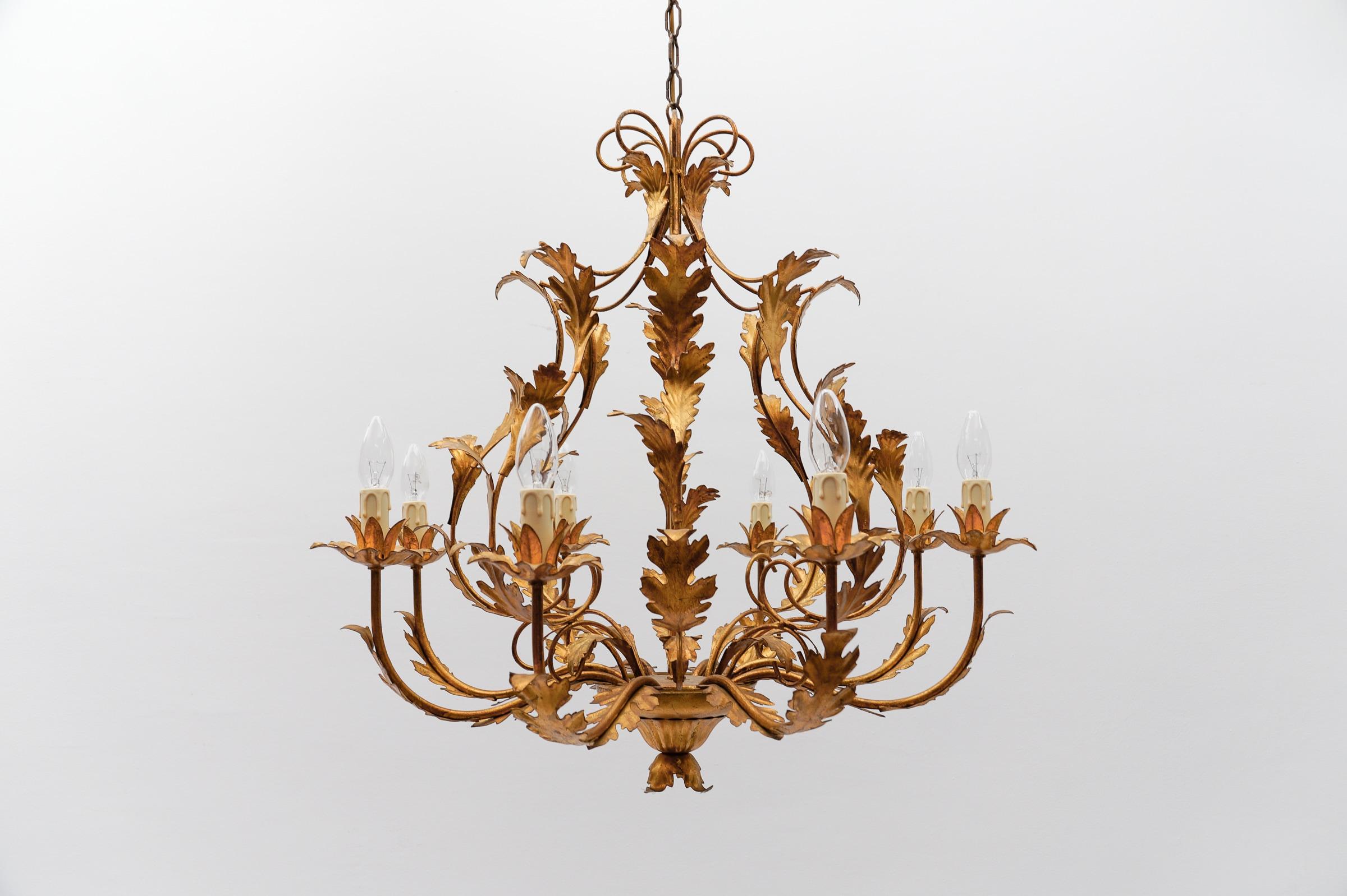 Dorato Enorme lampada da soffitto floreale a 8 luci di Hans Kögl, Germania, anni '70 in vendita
