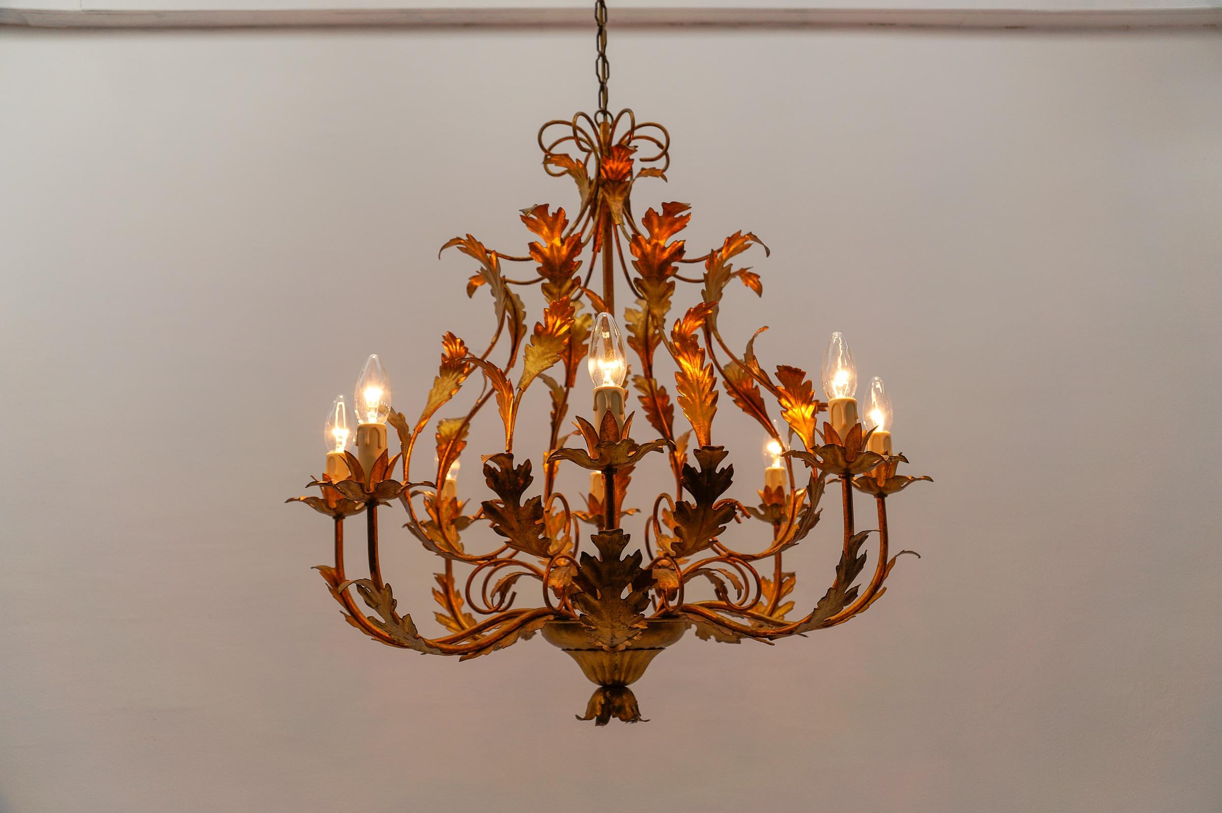 Enorme lampada da soffitto floreale a 8 luci di Hans Kögl, Germania, anni '70 in vendita 2
