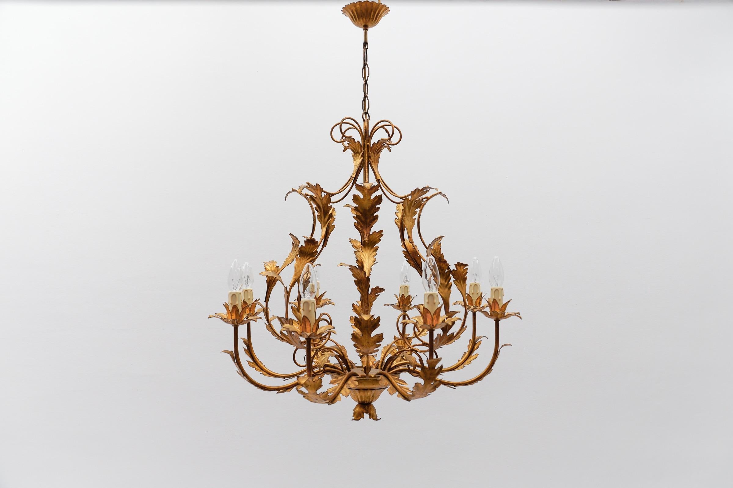 Hollywood Regency Enorme lampada da soffitto floreale a 8 luci di Hans Kögl, Germania, anni '70 in vendita