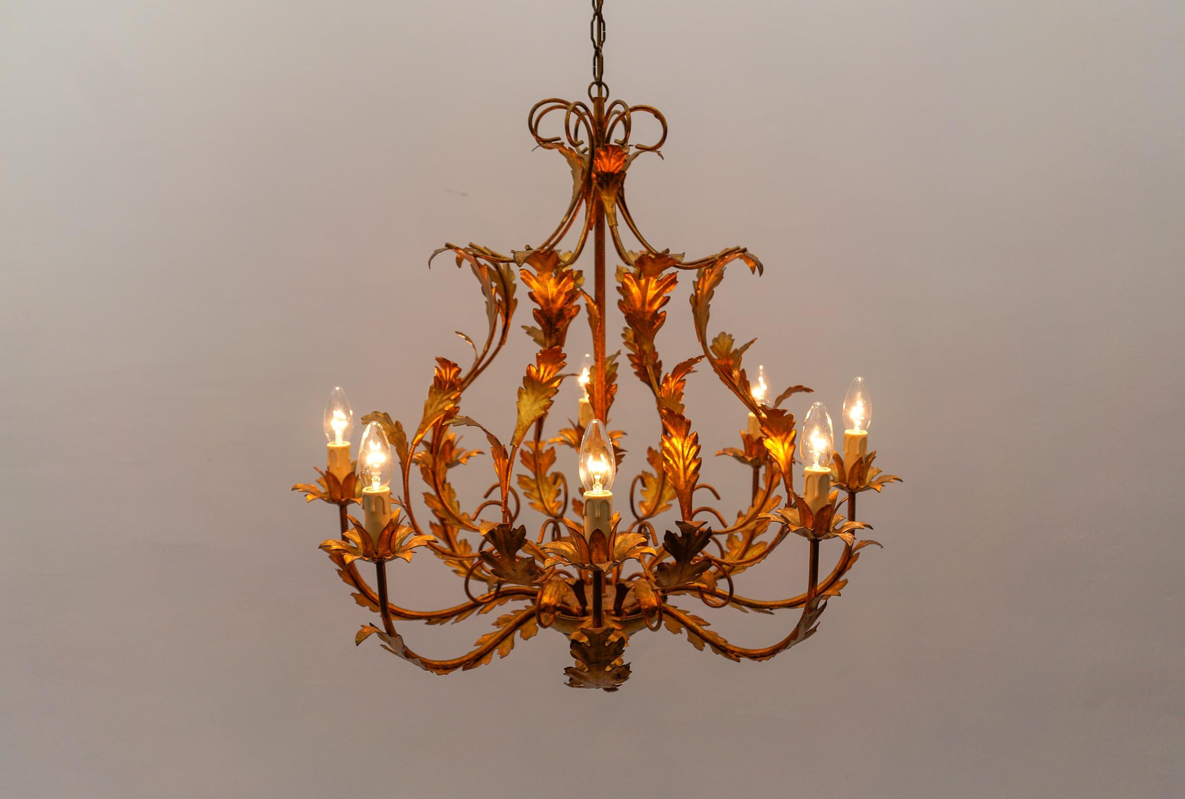 Fine XX secolo Enorme lampada da soffitto floreale a 8 luci di Hans Kögl, Germania, anni '70 in vendita