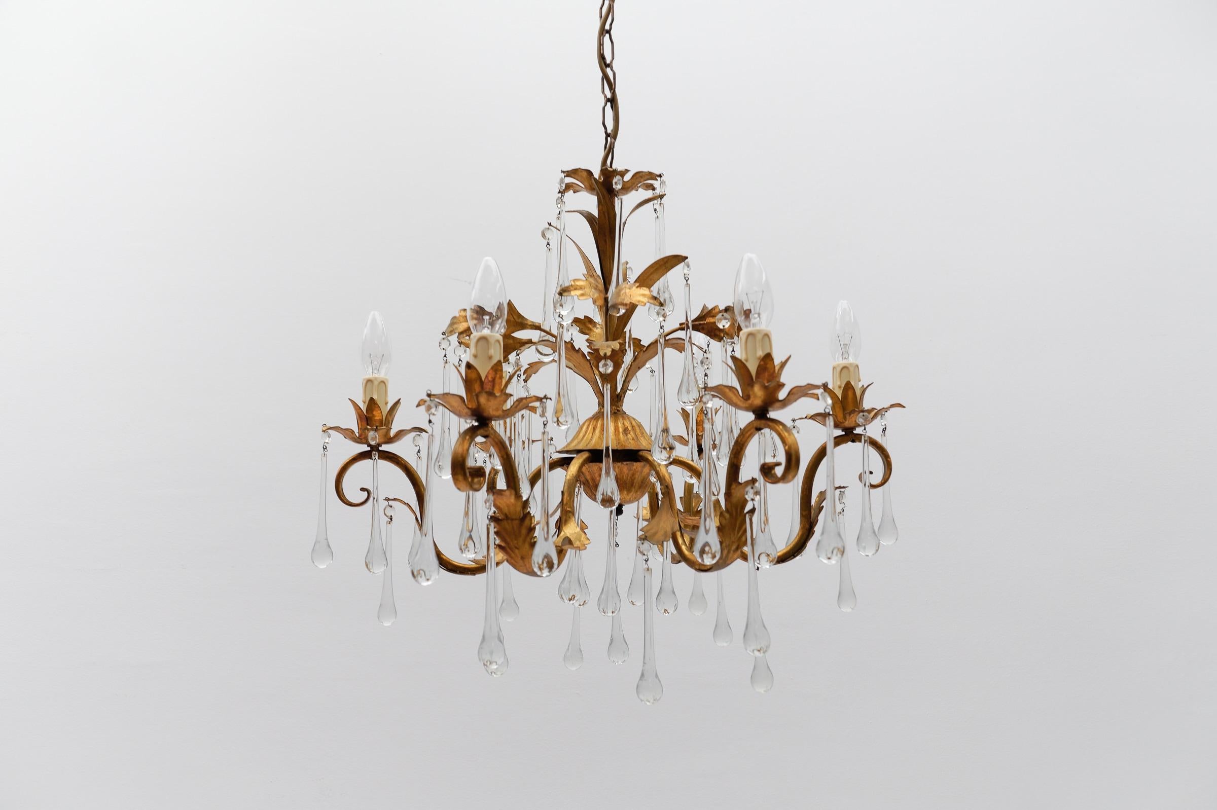 Enorme Lámpara de Techo Floral de 6 Luces con Gotas de Cristal de Hans Kögl, Alemania, 1970 Dorado en venta
