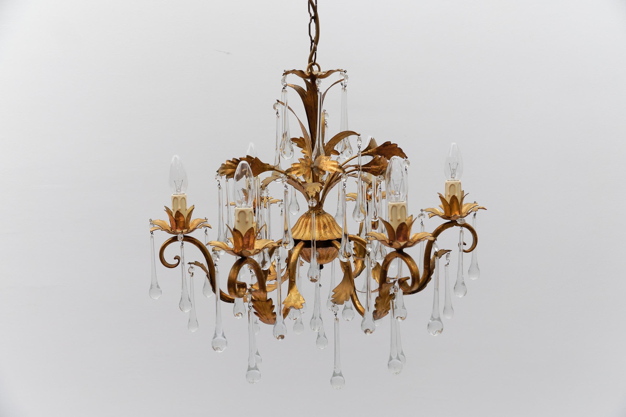 Enorme Lámpara de Techo Floral de 6 Luces con Gotas de Cristal de Hans Kögl, Alemania, 1970 finales del siglo XX en venta