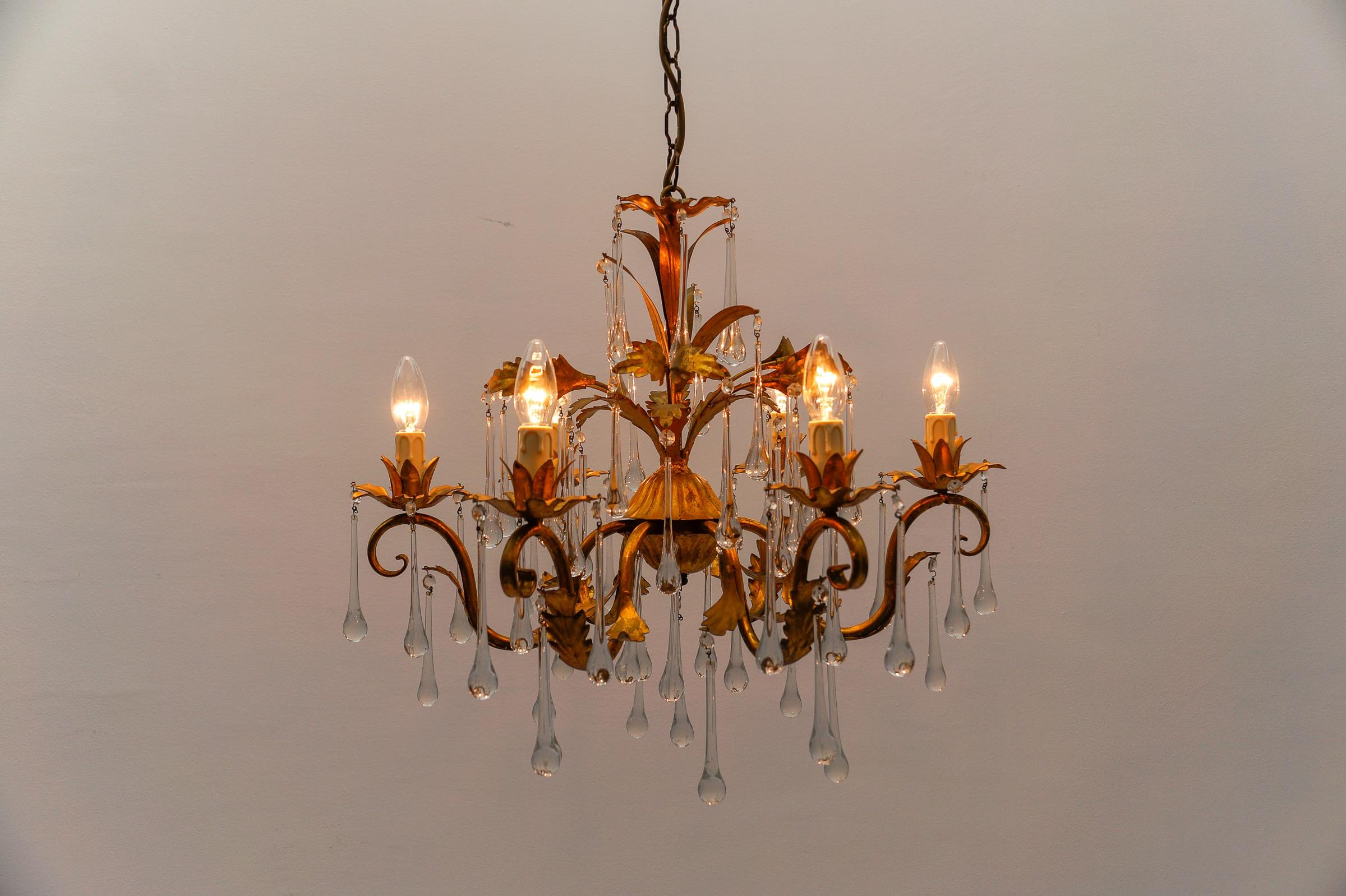 Enorme Lámpara de Techo Floral de 6 Luces con Gotas de Cristal de Hans Kögl, Alemania, 1970 en Bueno estado para la venta en Nürnberg, Bayern