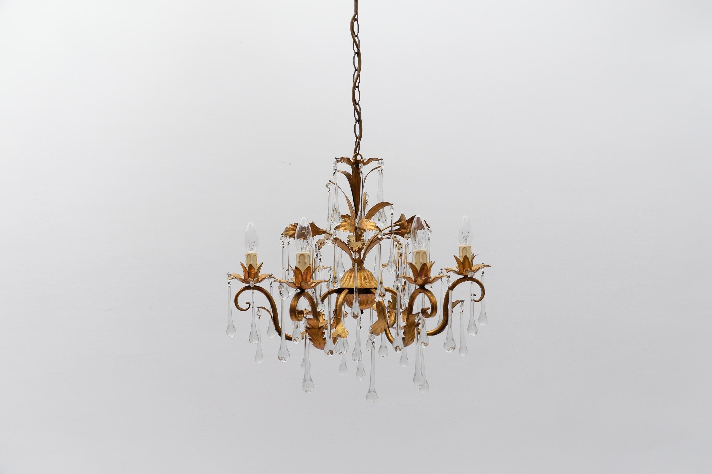 Enorme Lámpara de Techo Floral de 6 Luces con Gotas de Cristal de Hans Kögl, Alemania, 1970 Regencia de Hollywood en venta
