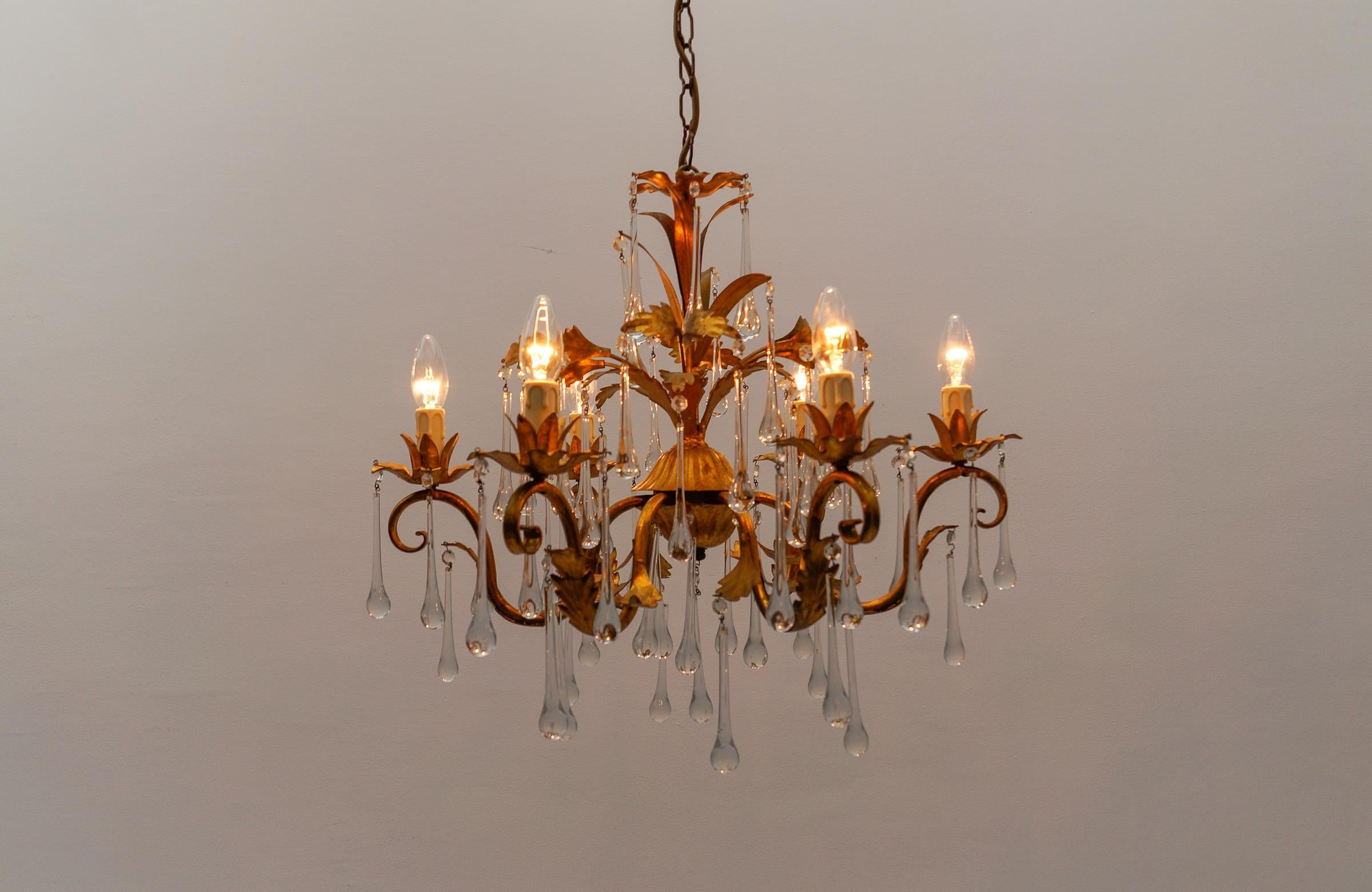 Enorme Lámpara de Techo Floral de 6 Luces con Gotas de Cristal de Hans Kögl, Alemania, 1970 Alemán en venta