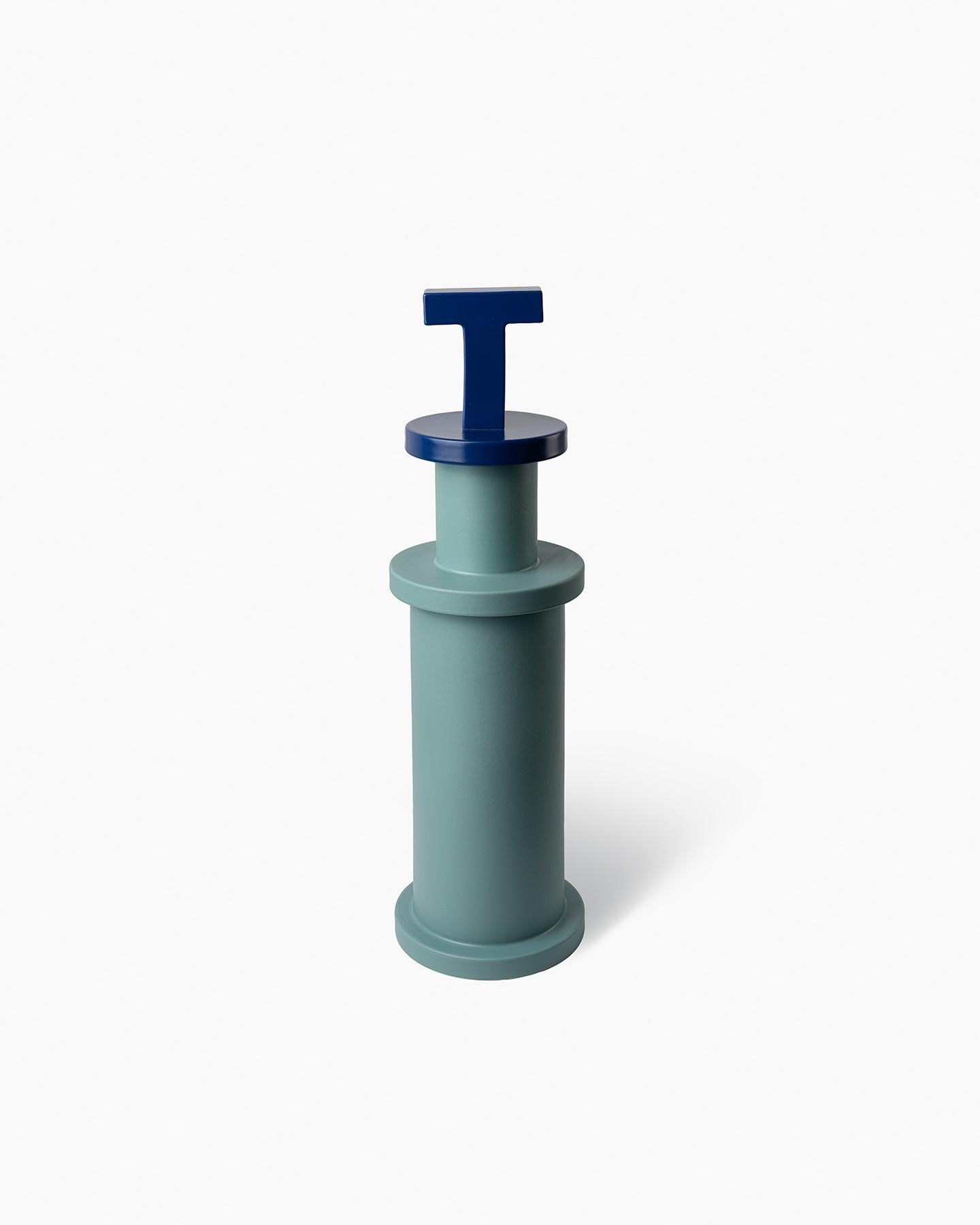 Italiano Bittosi  Scultura Blu opaco di Nathalie du Pasquier in vendita