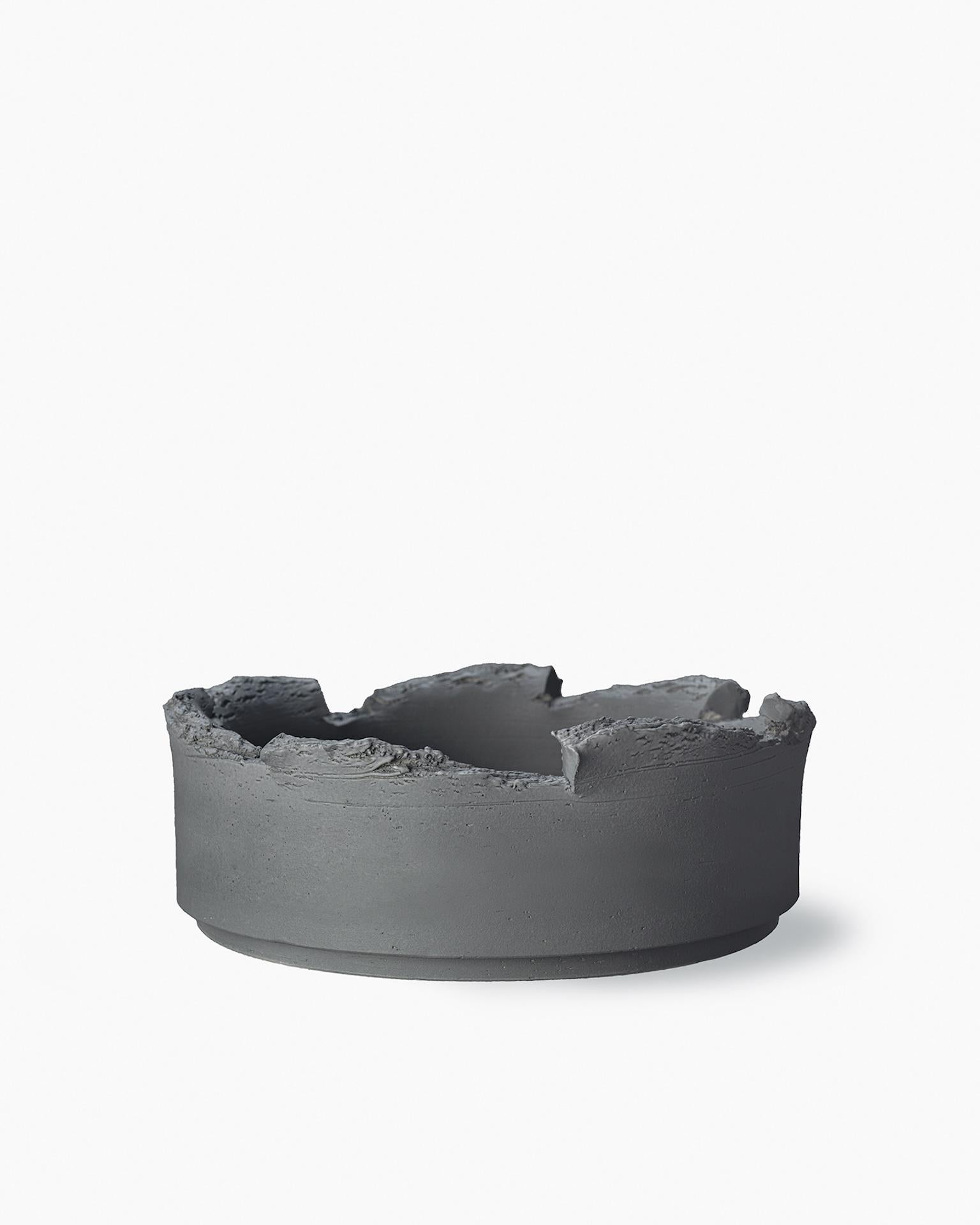 Clay is the name of the collection designed
by Andrea Trimarchi and Simone Farresin.
The name is now highly associated with
the project. The designers drew inspiration
from sculptures created by Aldo Londi
in the 1980s and used a