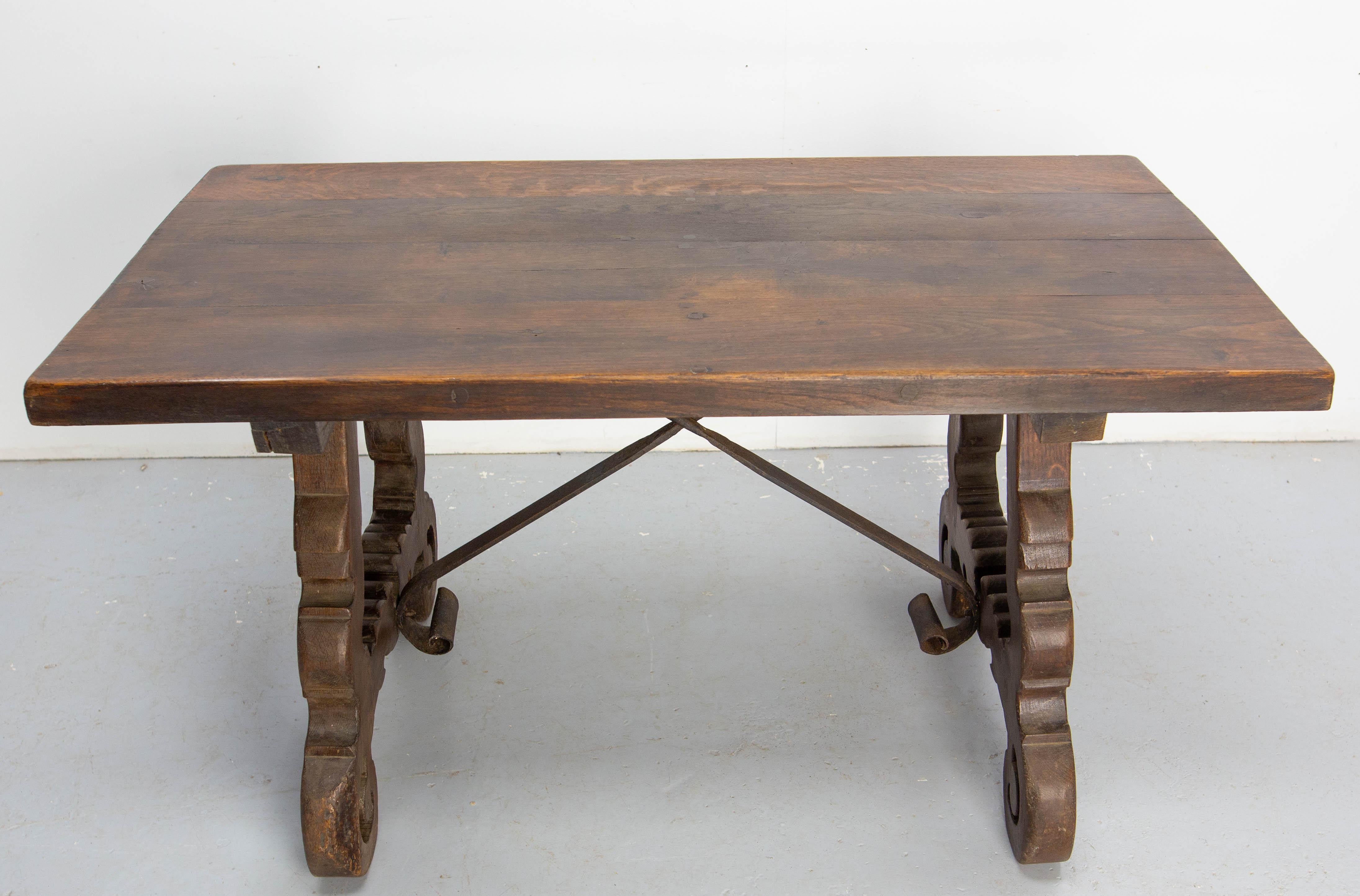 Table de salle à manger en chêne espagnol et fer forgé Fin du 19e siècle Bon état - En vente à Labrit, Landes