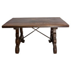 Table de salle à manger en chêne espagnol et fer forgé Fin du 19e siècle