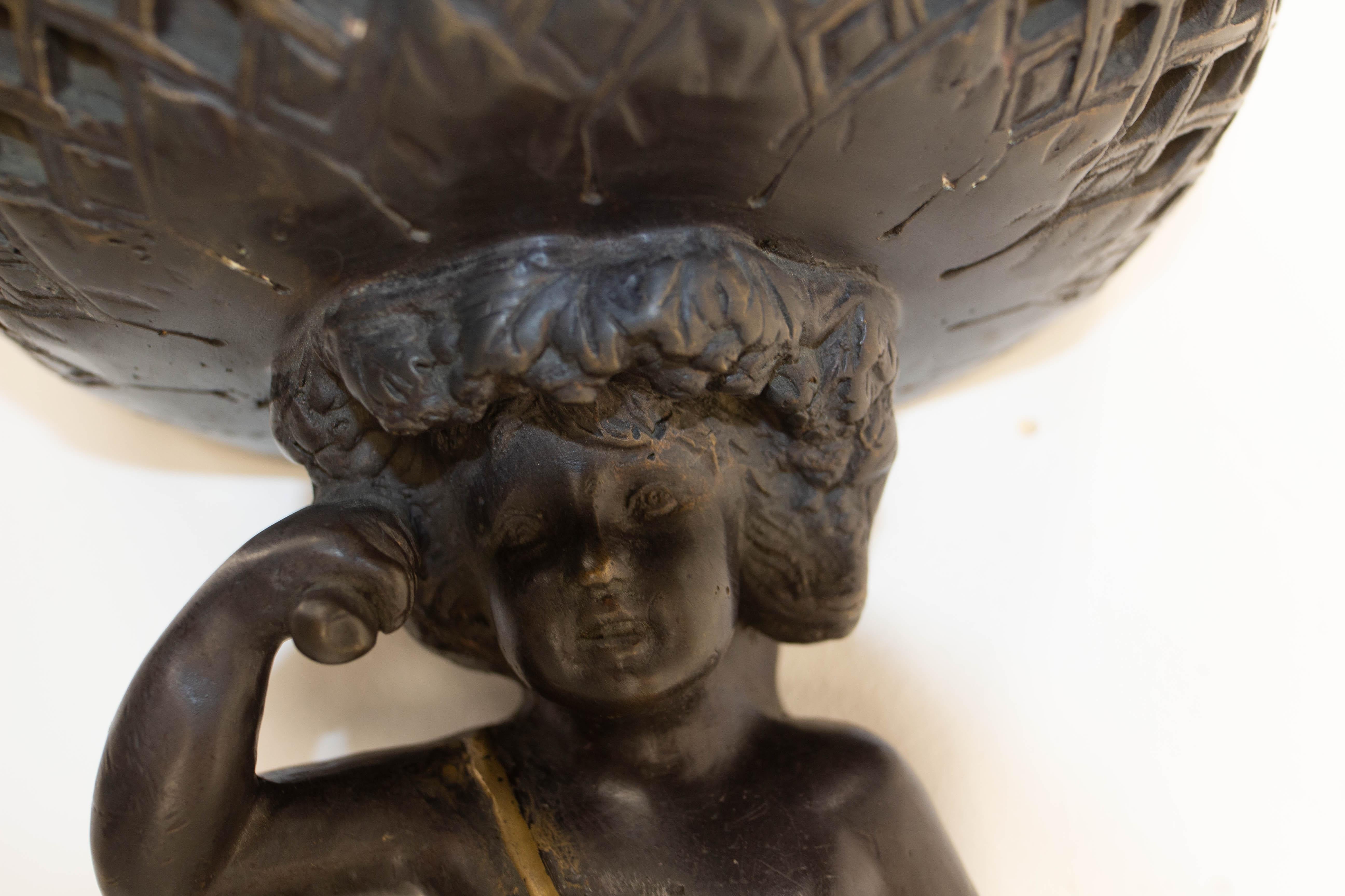 Bronzo francese Jean-Baptiste Carpeaux che regge un grande vaso circa 1850 in vendita 3