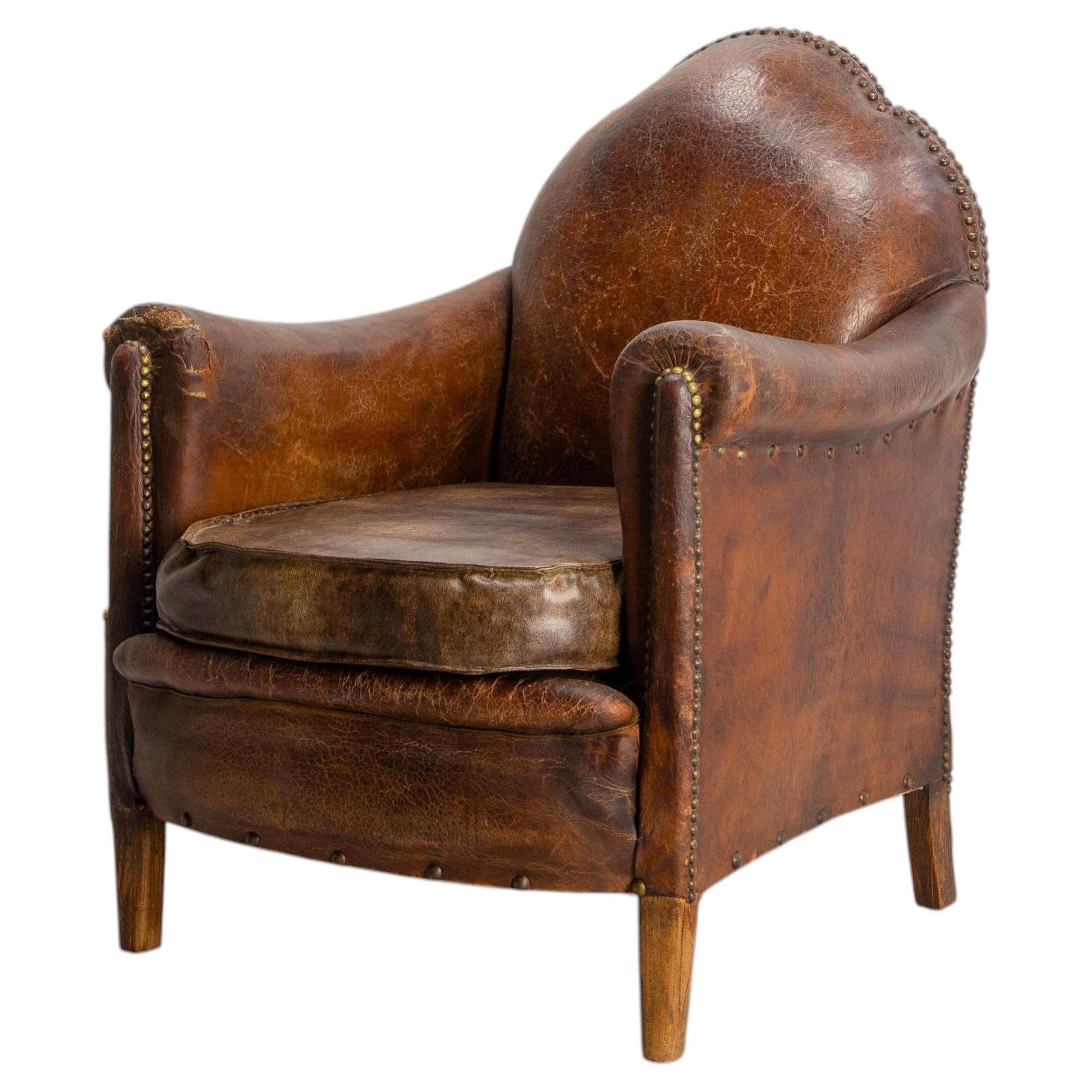 What is the difference between dining chairs and accent chairs?