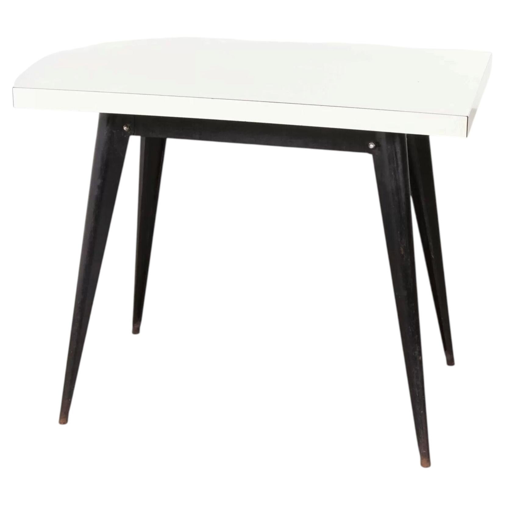 Table de cuisine et de salle à manger rectangulaire Tolix T55 française d'origine des années 1950, « Modèle 8 »