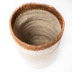 Cesto a tamburo affusolato in stile contemporaneo color gesso - Giacinto d'acqua