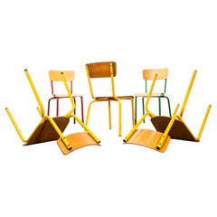 Chaises de salle à manger empilables Mullca françaises des années 1950, simples et colorées - Lot de cinq