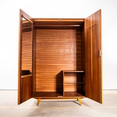 1960’s Good Sized Mid Century Wardrobe – Interieur Praha – Golden Oak